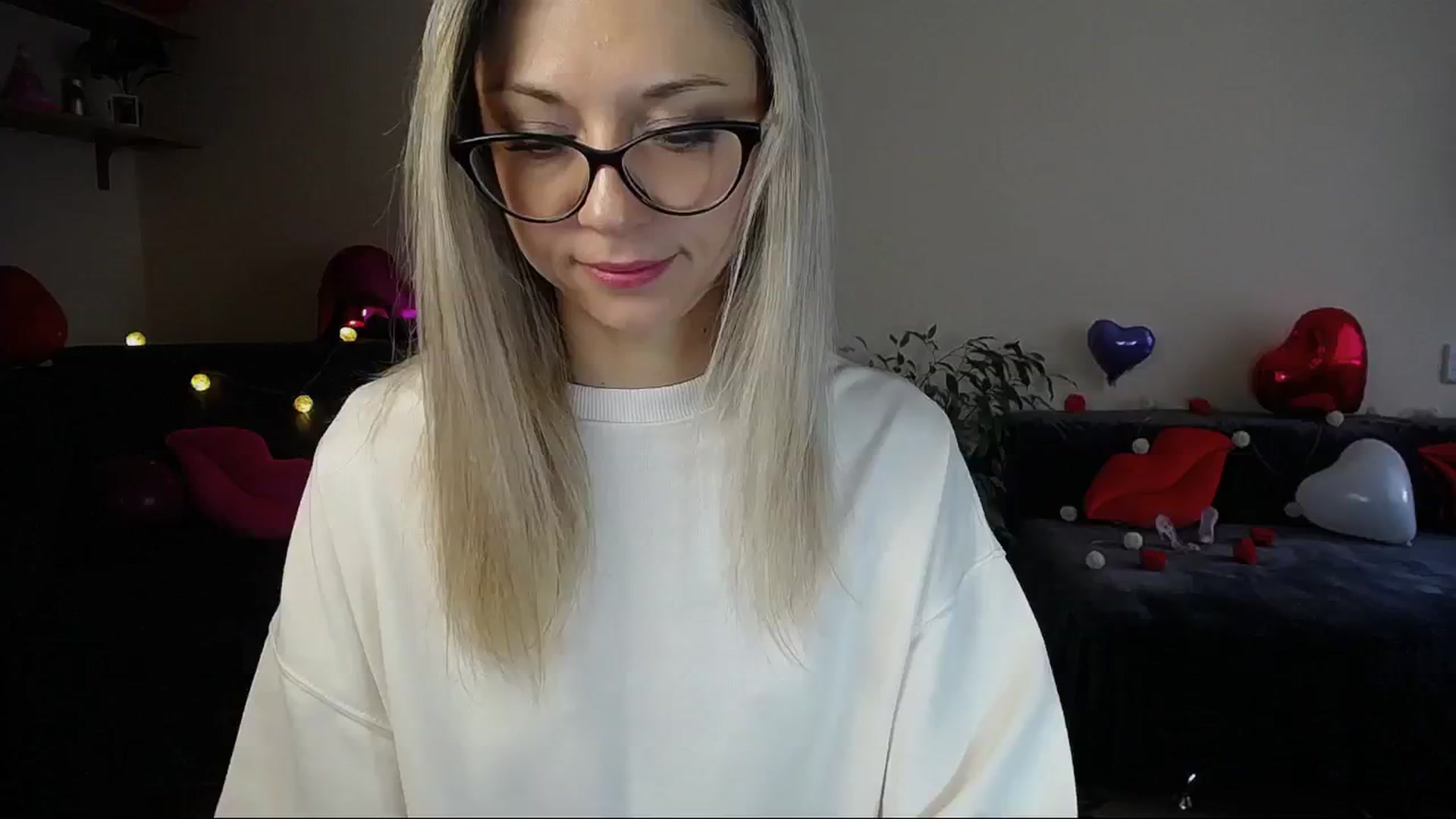 Gallery image thumbnail from Sunshine_alis's myfreecams stream on, 02/19/2025, 16:20 image 6 of 20