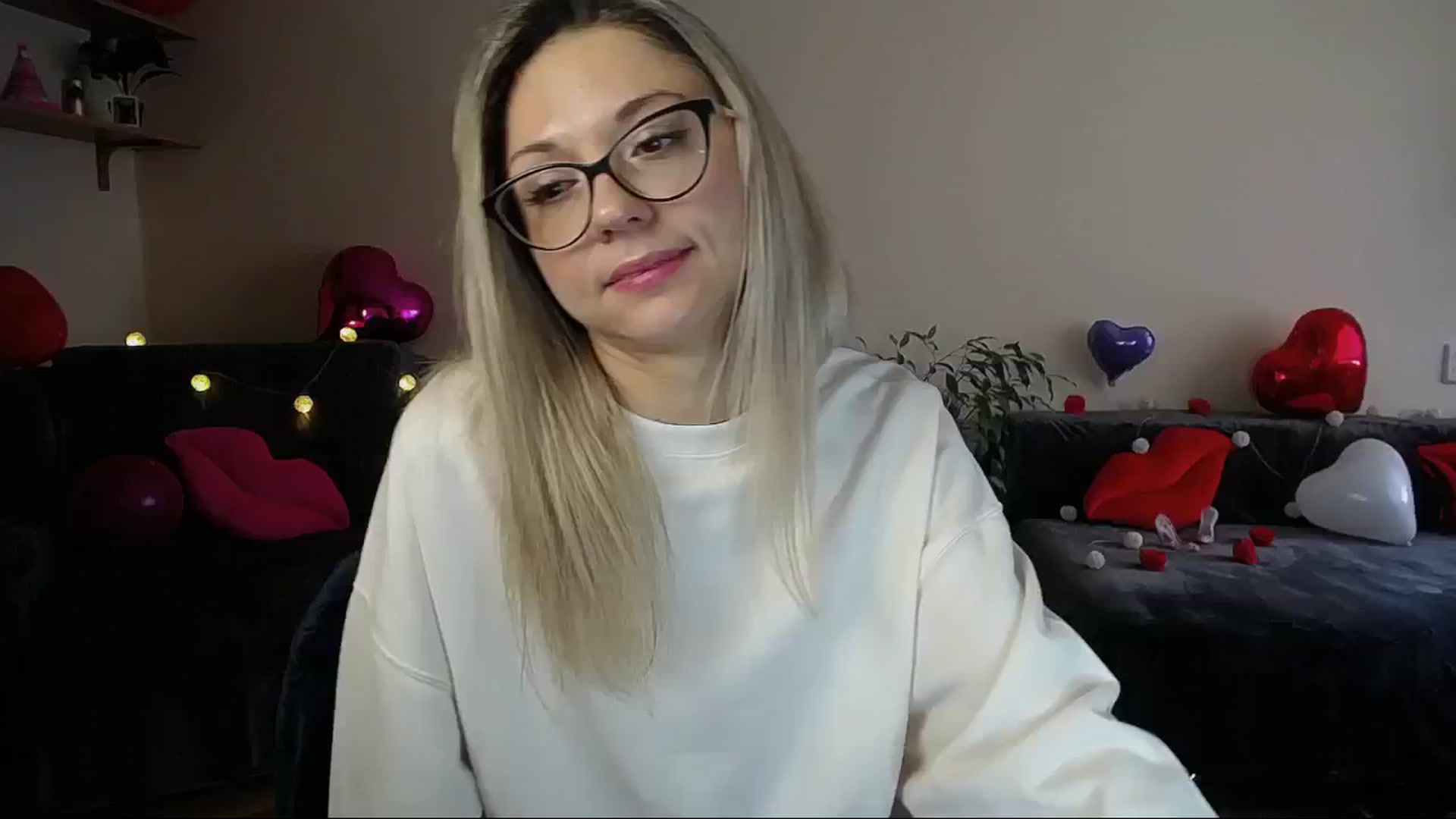 Gallery image thumbnail from Sunshine_alis's myfreecams stream on, 02/19/2025, 16:20 image 3 of 20