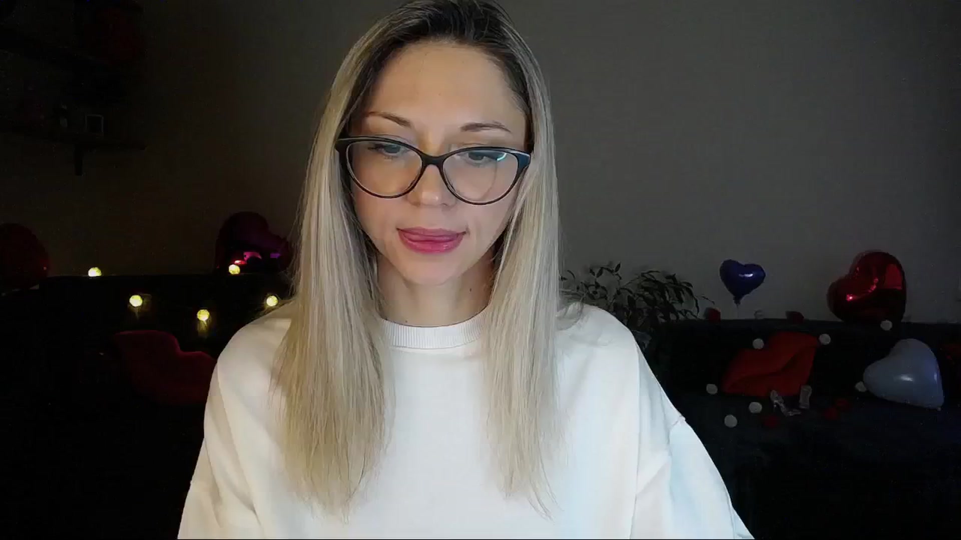 Gallery image thumbnail from Sunshine_alis's myfreecams stream on, 02/19/2025, 16:20 image 14 of 20