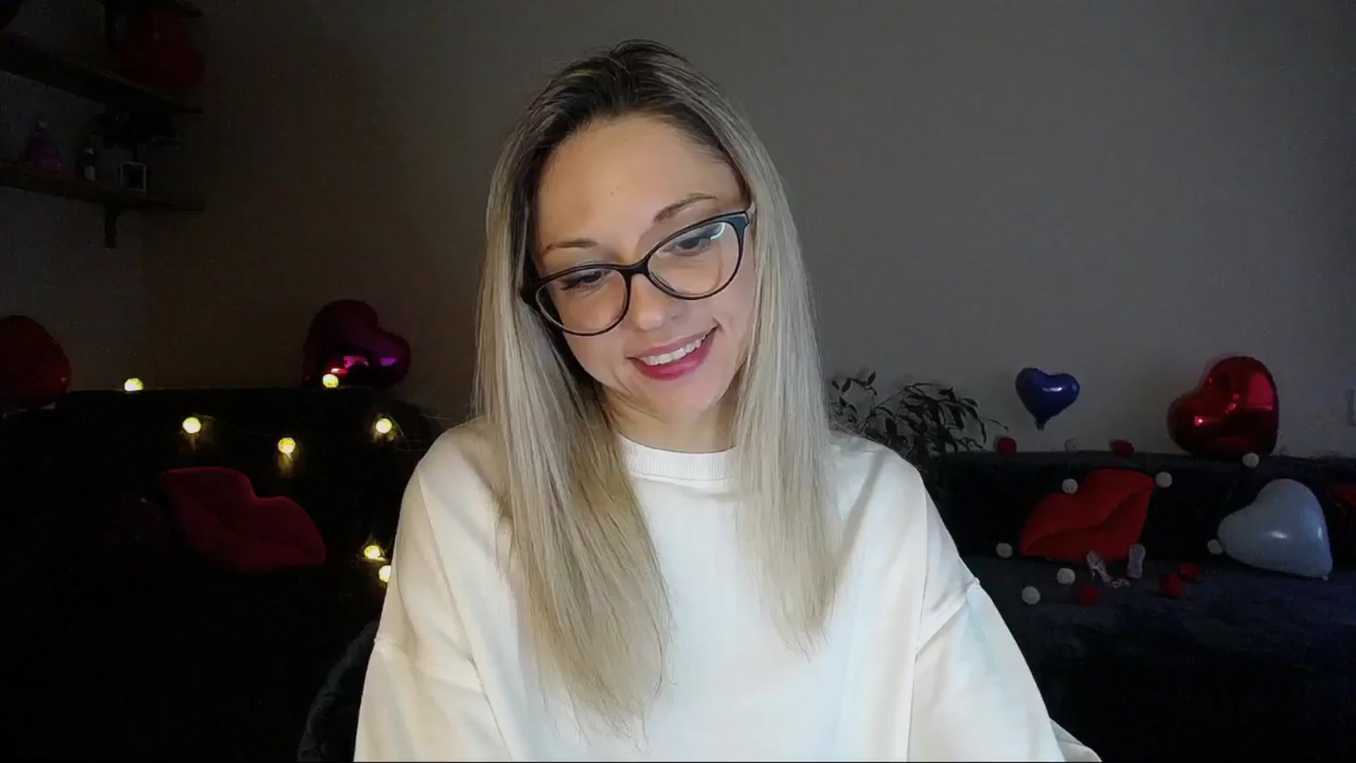 Gallery image thumbnail from Sunshine_alis's myfreecams stream on, 02/19/2025, 16:20 image 12 of 20