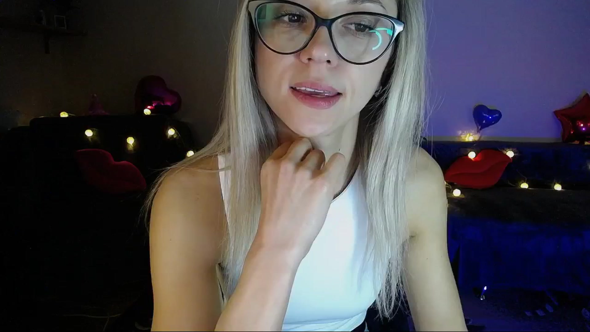 Gallery image thumbnail from Sunshine_alis's myfreecams stream on, 03/19/2025, 18:21 image 9 of 20