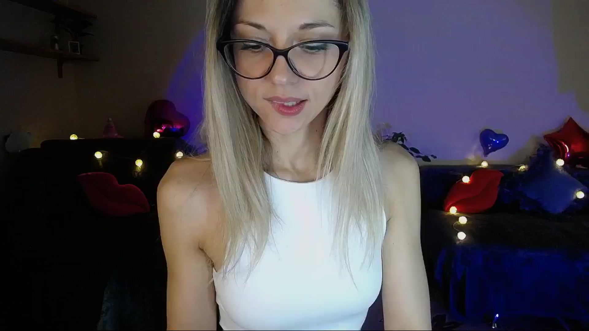Gallery image thumbnail from Sunshine_alis's myfreecams stream on, 04/01/2025, 18:05 image 12 of 20