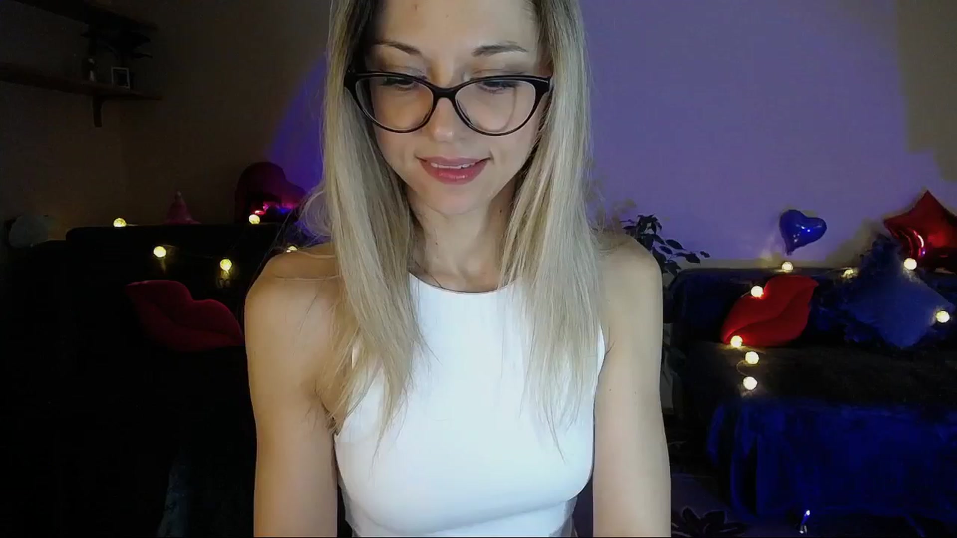 Gallery image thumbnail from Sunshine_alis's myfreecams stream on, 04/01/2025, 18:05 image 13 of 20