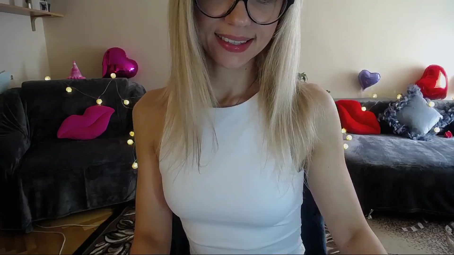 Gallery image thumbnail from Sunshine_alis's myfreecams stream on, 04/04/2025, 13:33 image 17 of 20