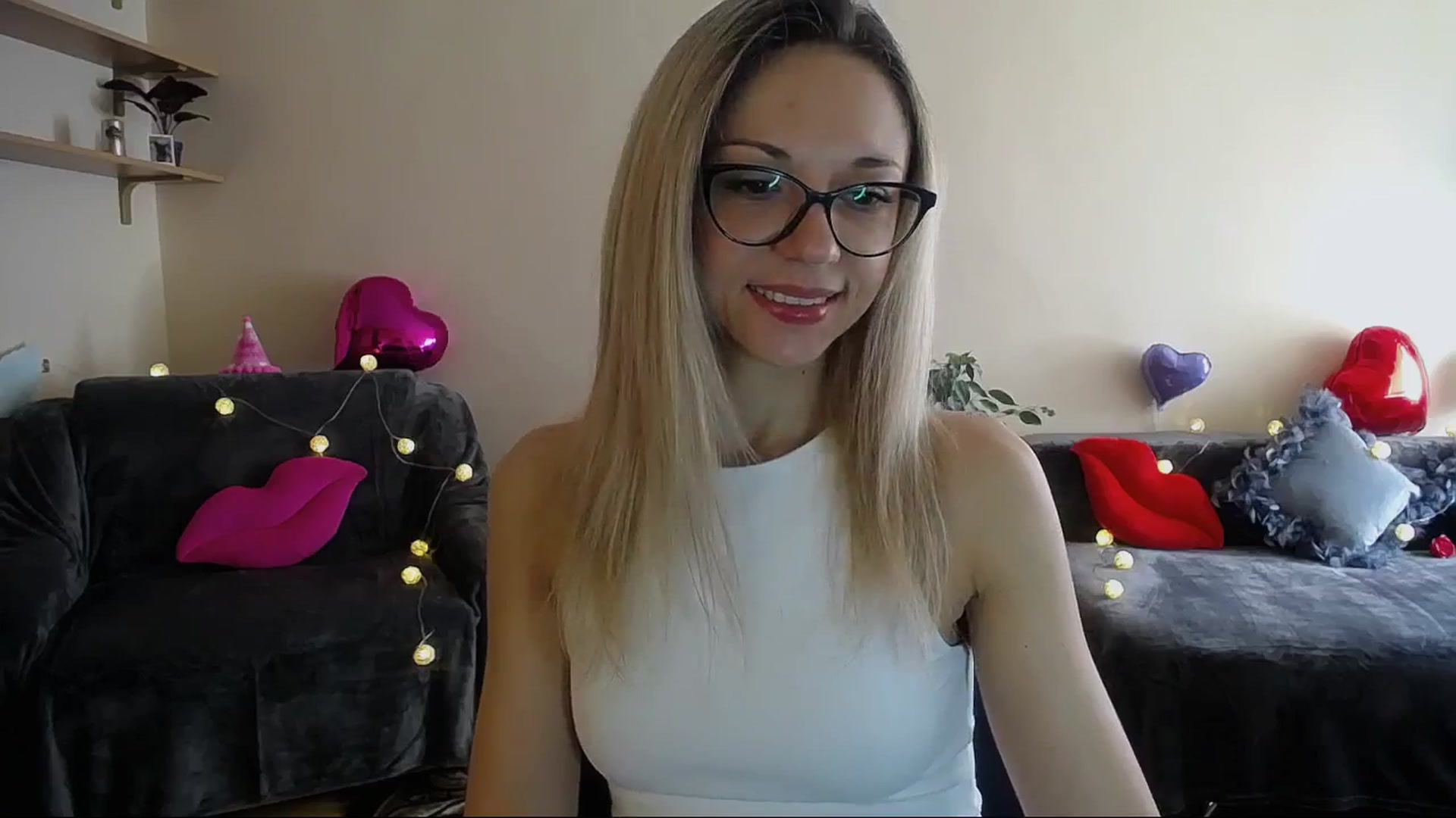Gallery image thumbnail from Sunshine_alis's myfreecams stream on, 04/04/2025, 13:33 image 2 of 20