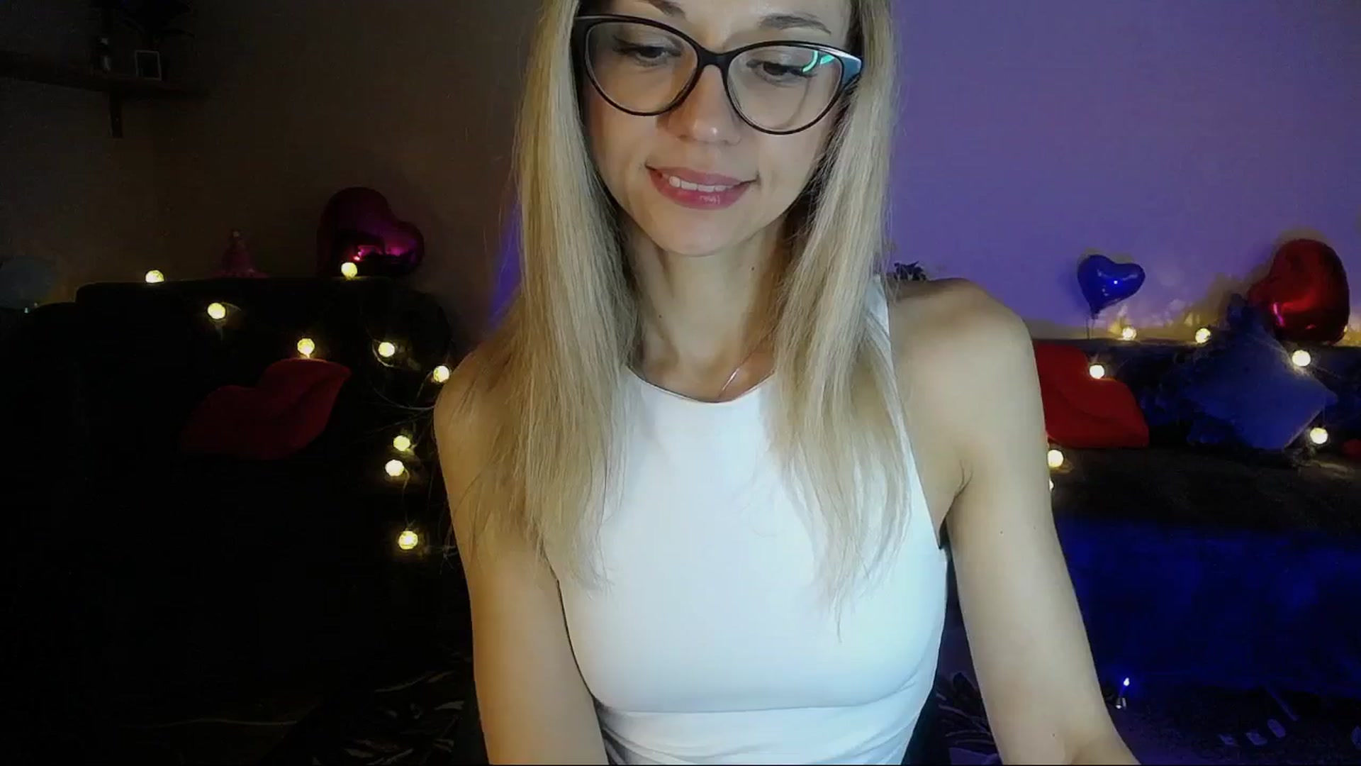 Gallery image thumbnail from Sunshine_alis's myfreecams stream on, 04/04/2025, 17:26 image 6 of 20