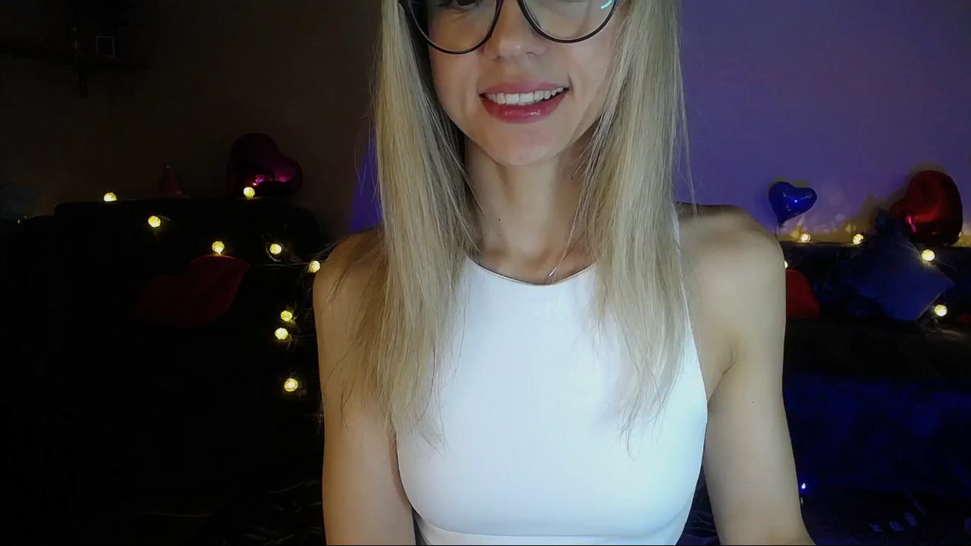 Gallery image thumbnail from Sunshine_alis's myfreecams stream on, 04/04/2025, 17:26 image 7 of 20