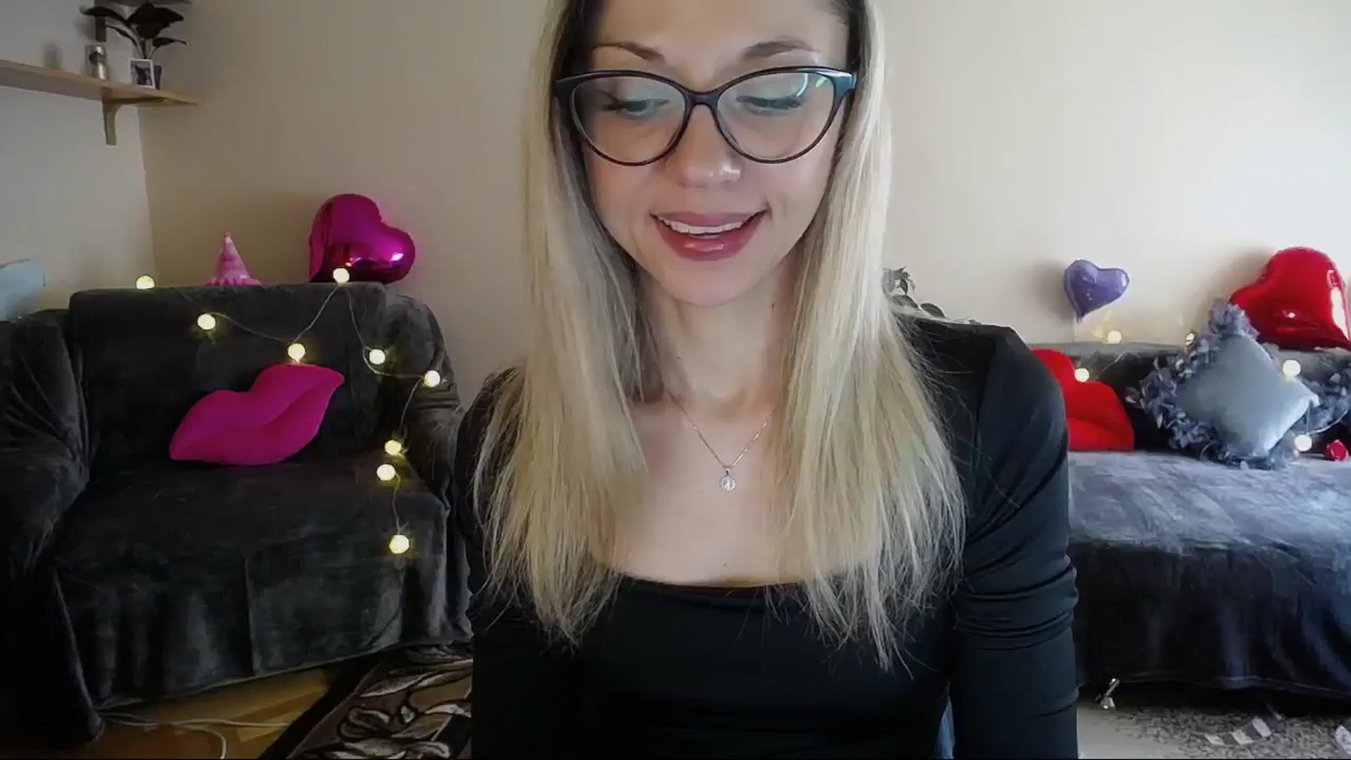 Gallery image thumbnail from Sunshine_alis's myfreecams stream on, 04/07/2025, 14:46 image 8 of 20