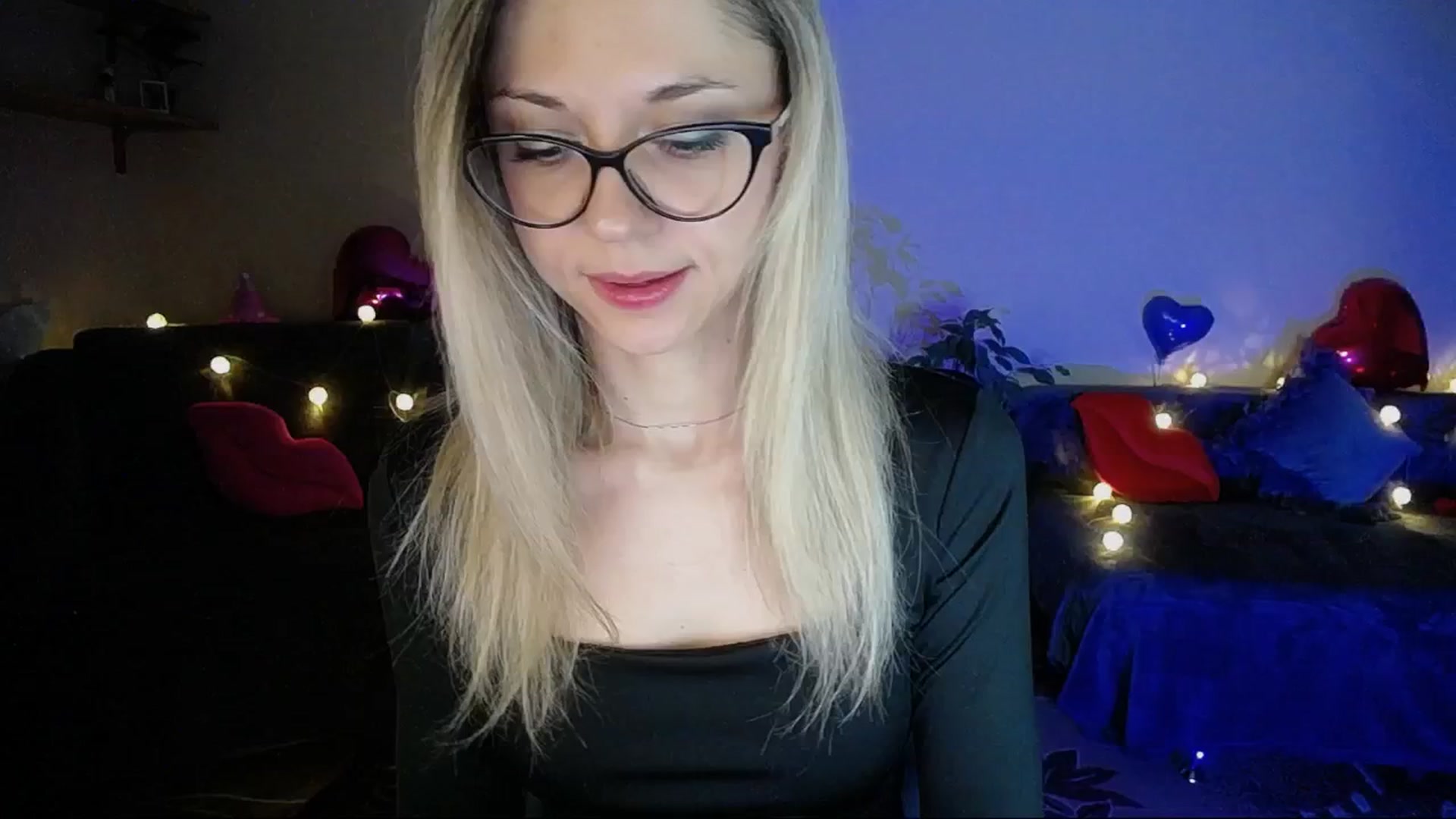 Gallery image thumbnail from Sunshine_alis's myfreecams stream on, 04/10/2025, 17:20 image 6 of 20