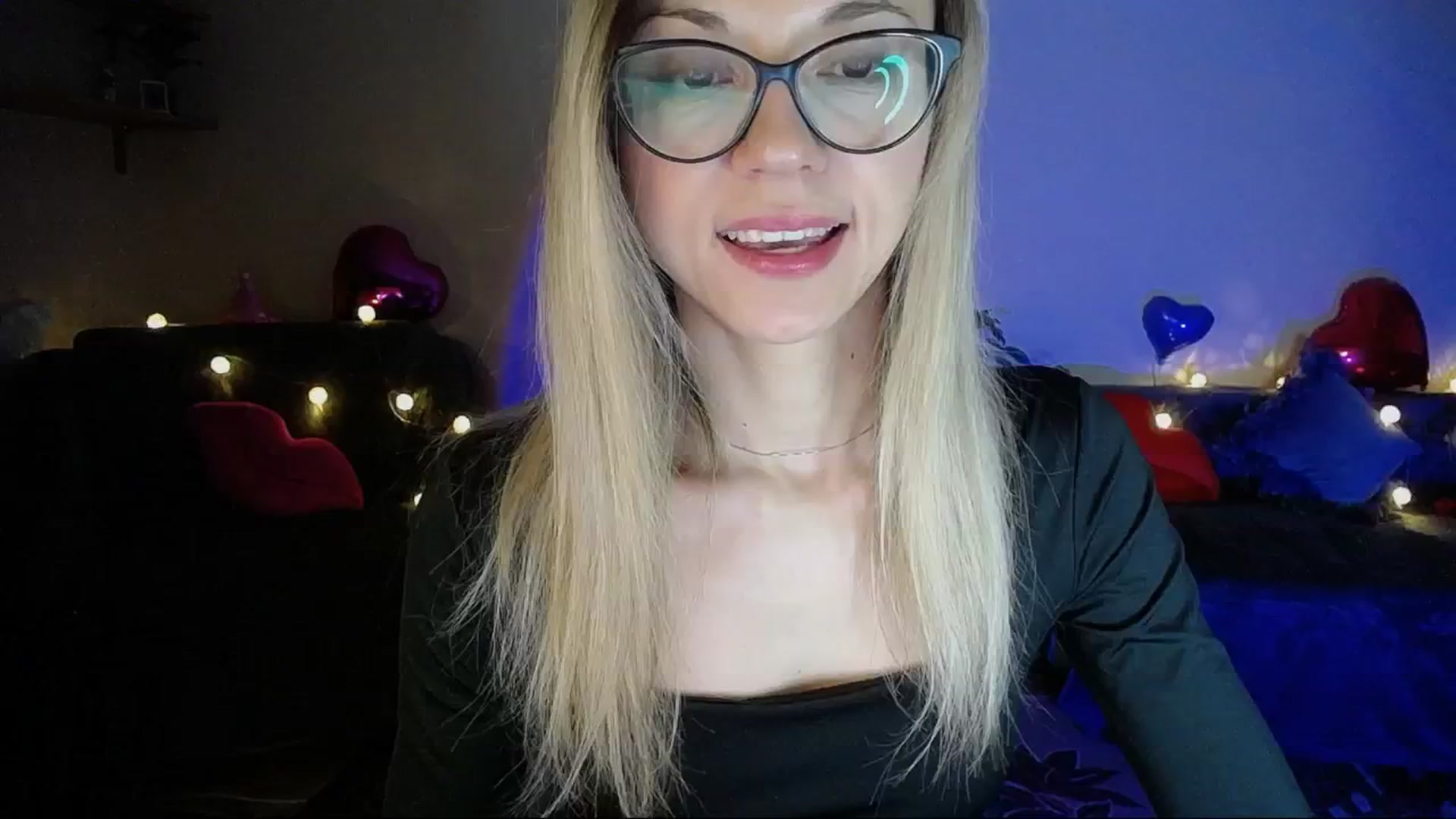 Gallery image thumbnail from Sunshine_alis's myfreecams stream on, 04/10/2025, 17:20 image 5 of 20