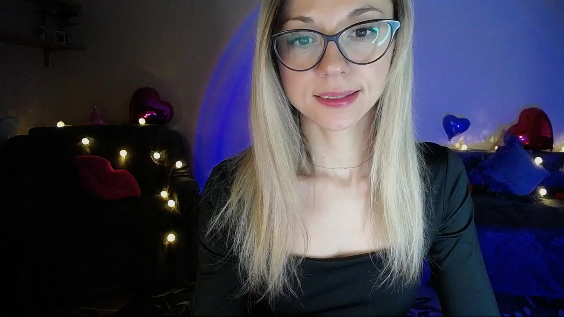 Gallery image thumbnail from Sunshine_alis's myfreecams stream on, 04/10/2025, 17:20 image 4 of 20