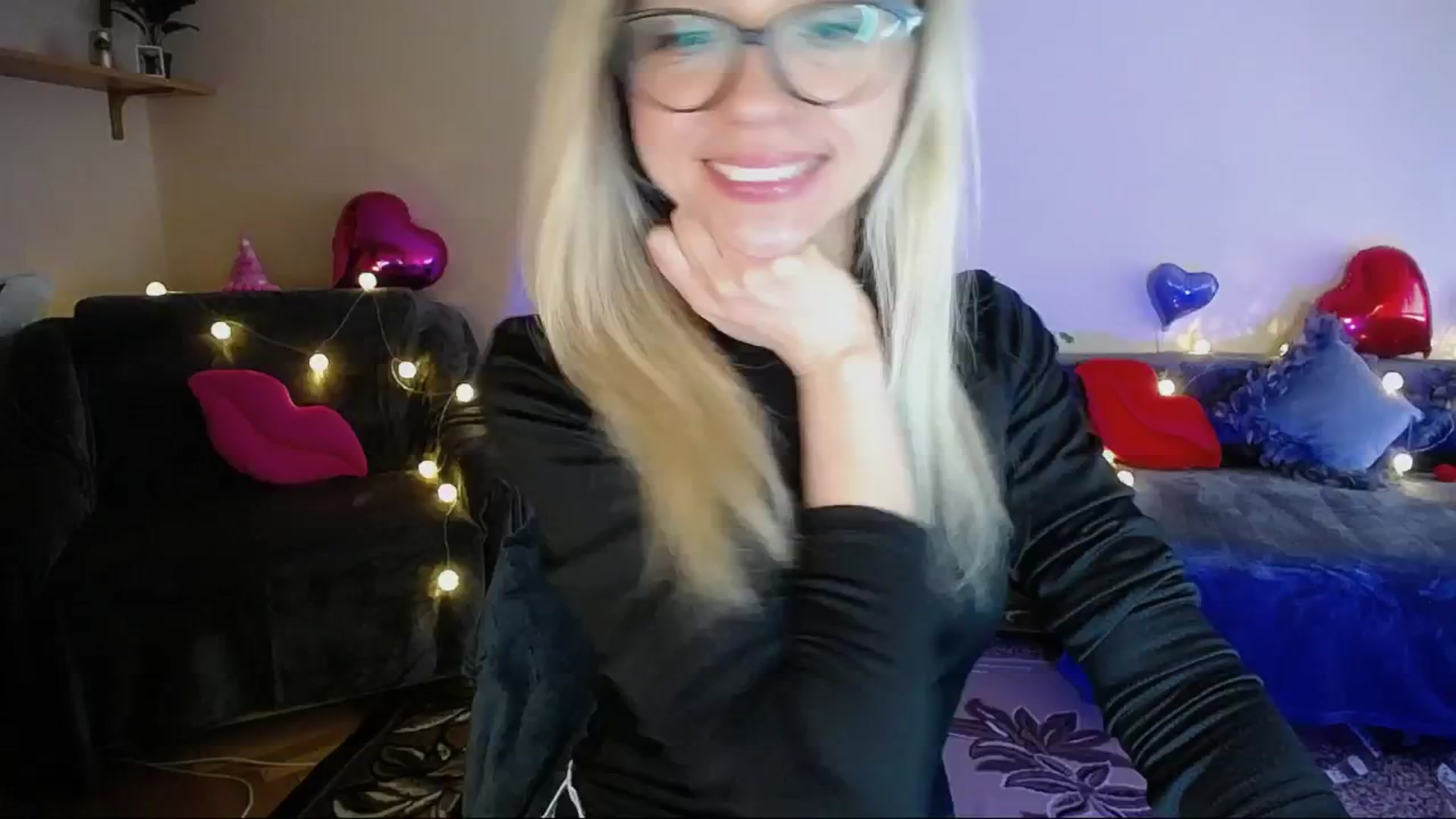 Gallery image thumbnail from Sunshine_alis's myfreecams stream on, 04/11/2025, 15:11 image 6 of 20