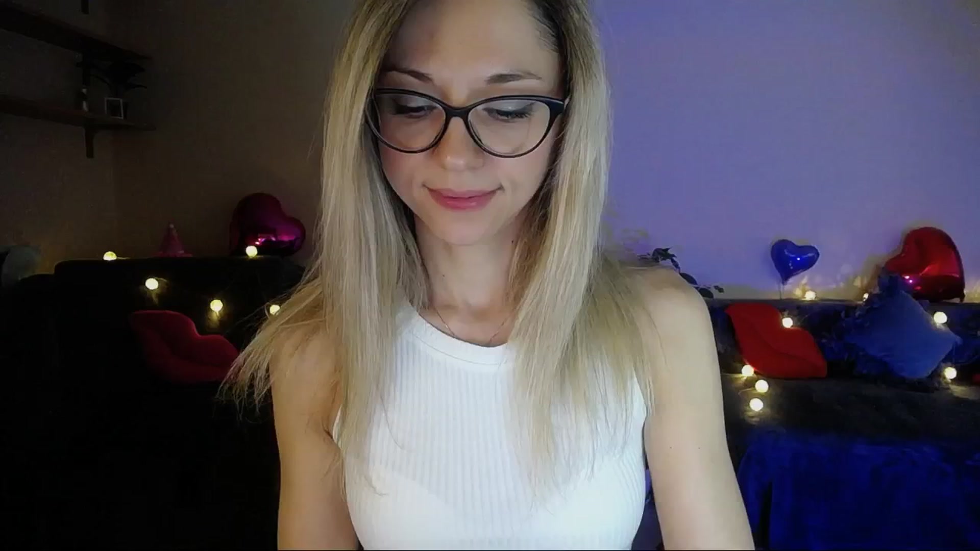 Gallery image thumbnail from Sunshine_alis's myfreecams stream on, 04/11/2025, 17:00 image 14 of 20