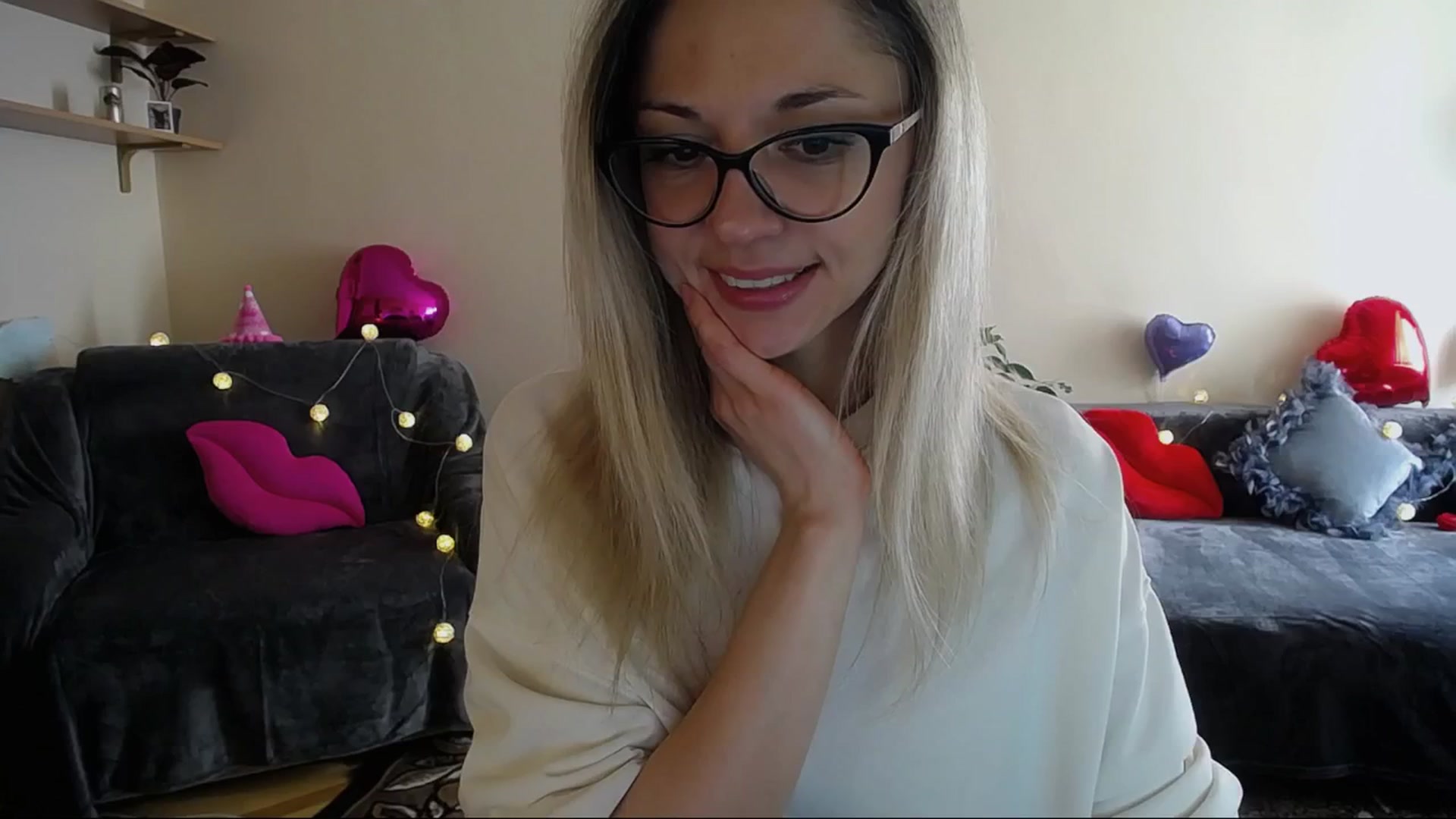 Gallery image thumbnail from Sunshine_alis's myfreecams stream on, 04/12/2025, 14:22 image 6 of 20
