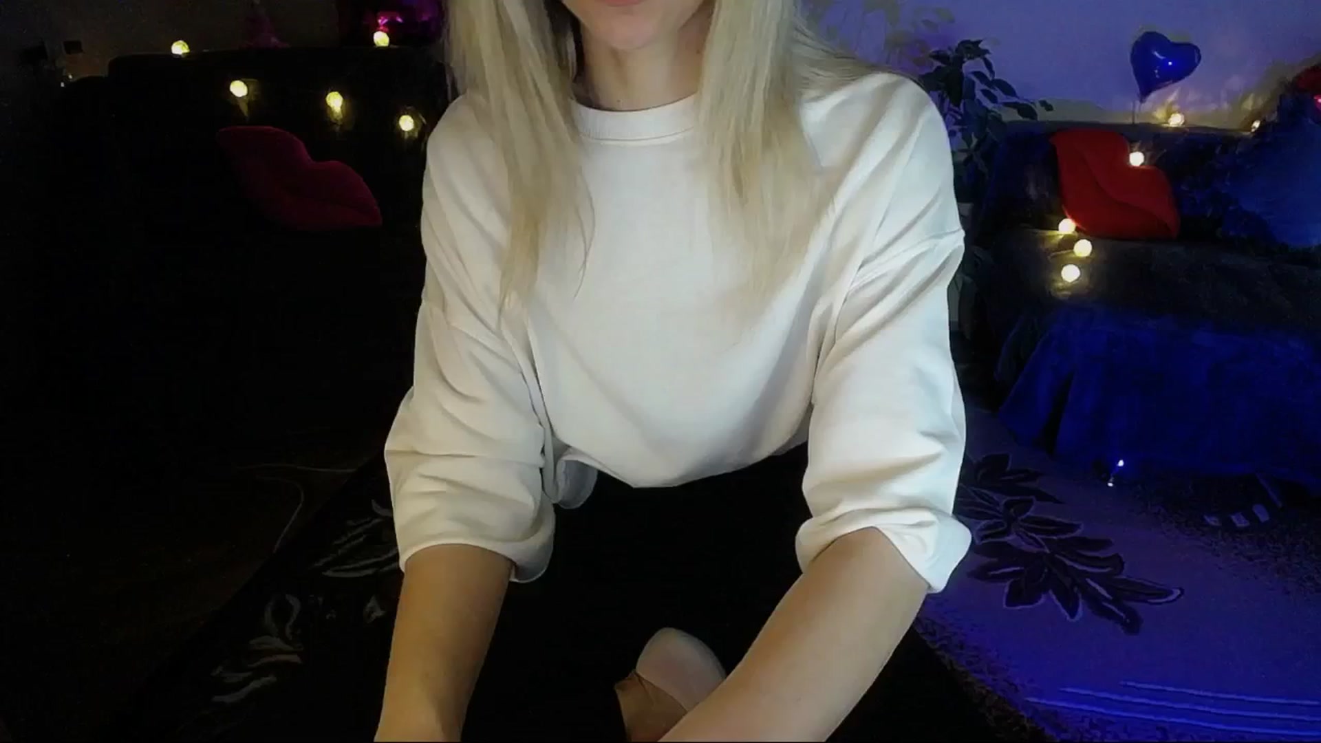 Gallery image thumbnail from Sunshine_alis's myfreecams stream on, 04/12/2025, 17:20 image 6 of 20