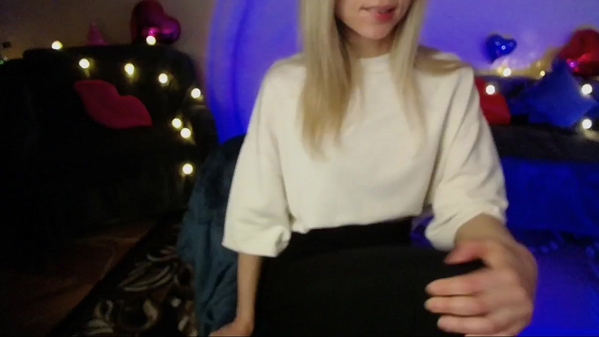 Gallery image thumbnail from Sunshine_alis's myfreecams stream on, 04/12/2025, 17:20 image 19 of 20