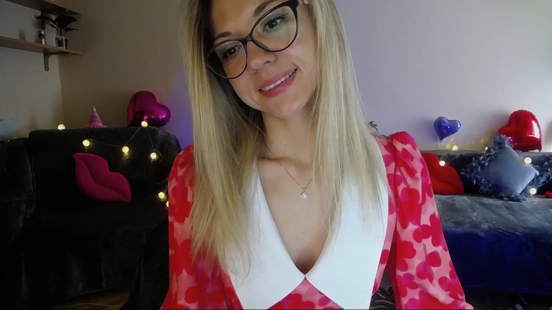 Gallery image thumbnail from Sunshine_alis's myfreecams stream on, 04/14/2025, 13:52 image 16 of 20