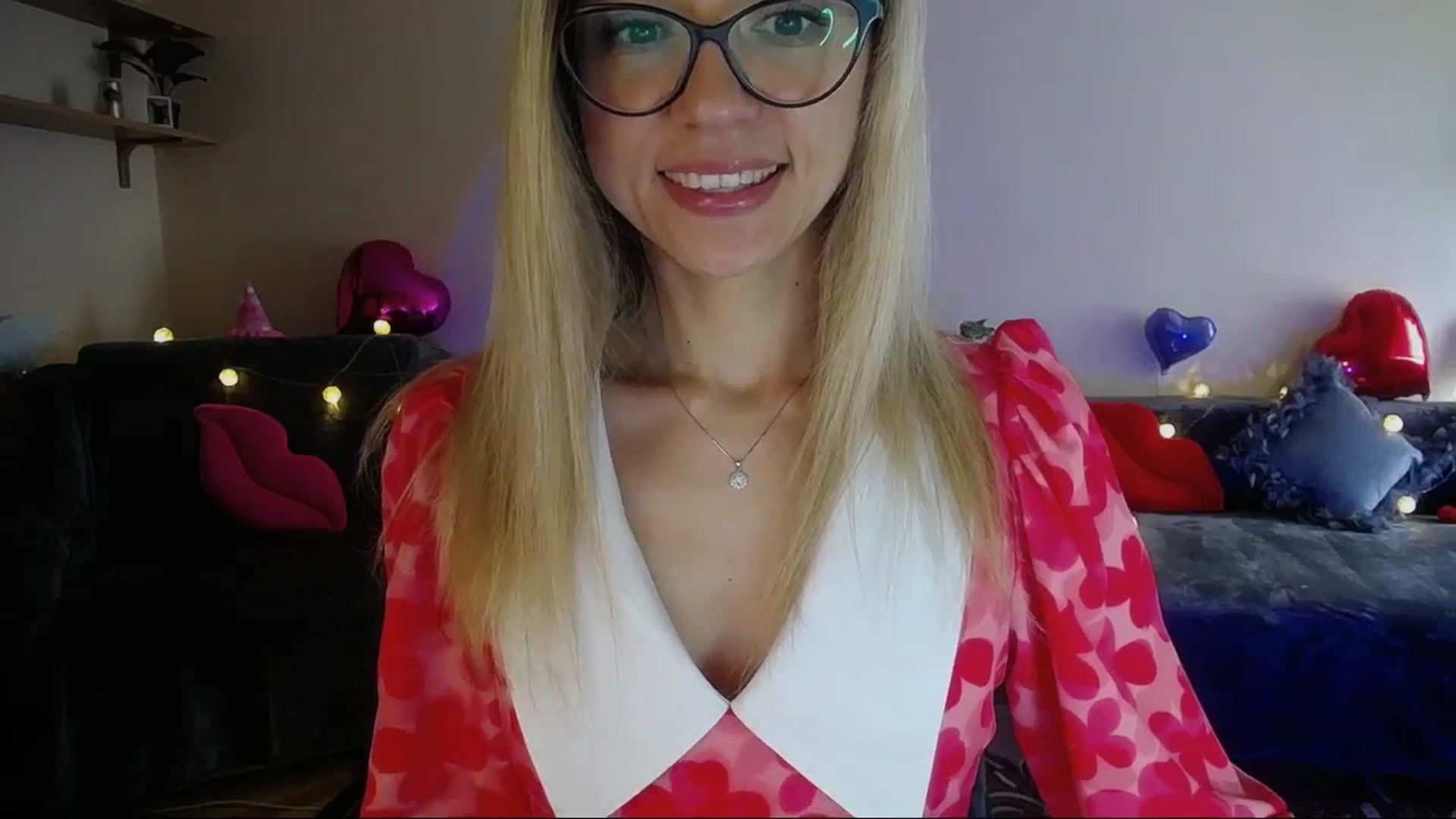 Gallery image thumbnail from Sunshine_alis's myfreecams stream on, 04/14/2025, 13:52 image 6 of 20