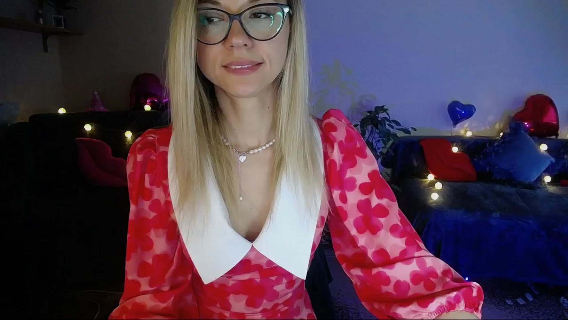 Gallery image thumbnail from Sunshine_alis's myfreecams stream on, 04/14/2025, 17:17 image 13 of 20
