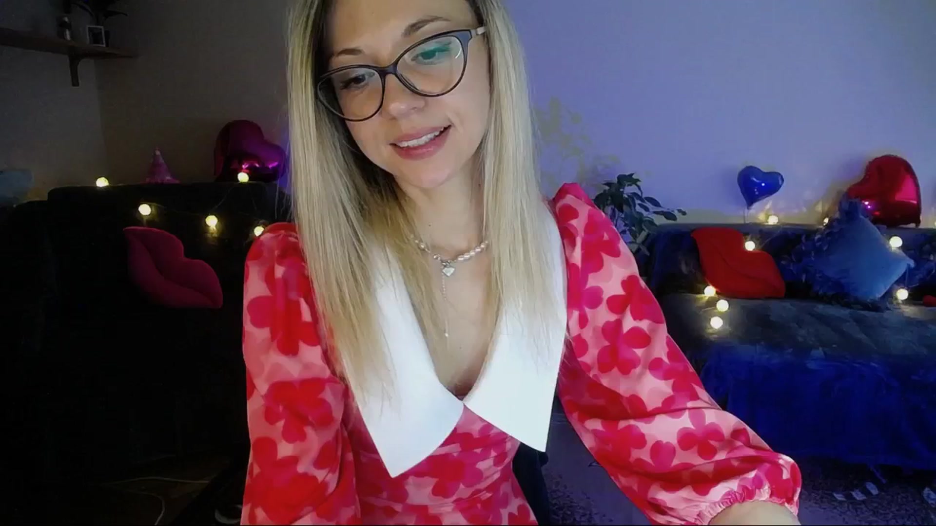 Gallery image thumbnail from Sunshine_alis's myfreecams stream on, 04/14/2025, 17:17 image 12 of 20