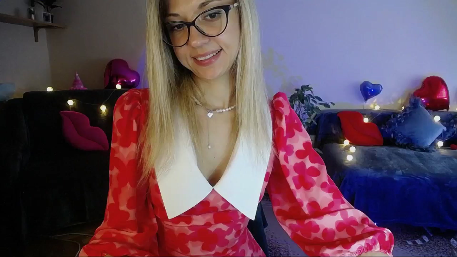 Gallery image thumbnail from Sunshine_alis's myfreecams stream on, 04/14/2025, 17:17 image 10 of 20
