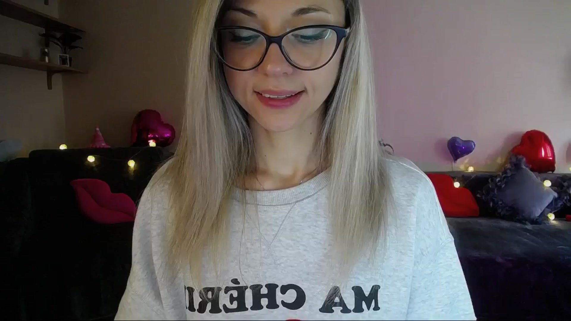 Gallery image thumbnail from Sunshine_alis's myfreecams stream on, 04/16/2025, 16:35 image 12 of 20