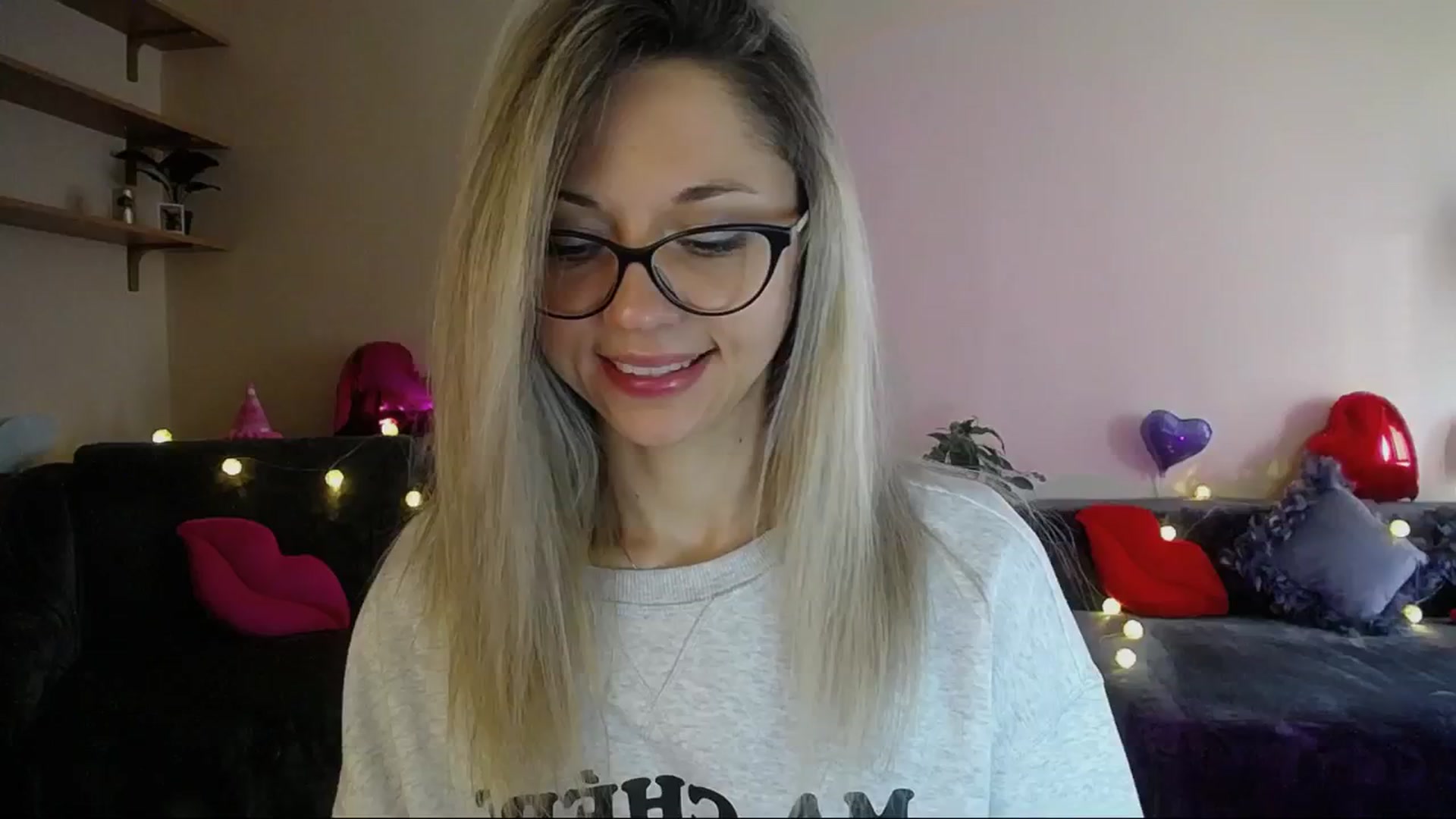Gallery image thumbnail from Sunshine_alis's myfreecams stream on, 04/16/2025, 16:35 image 8 of 20