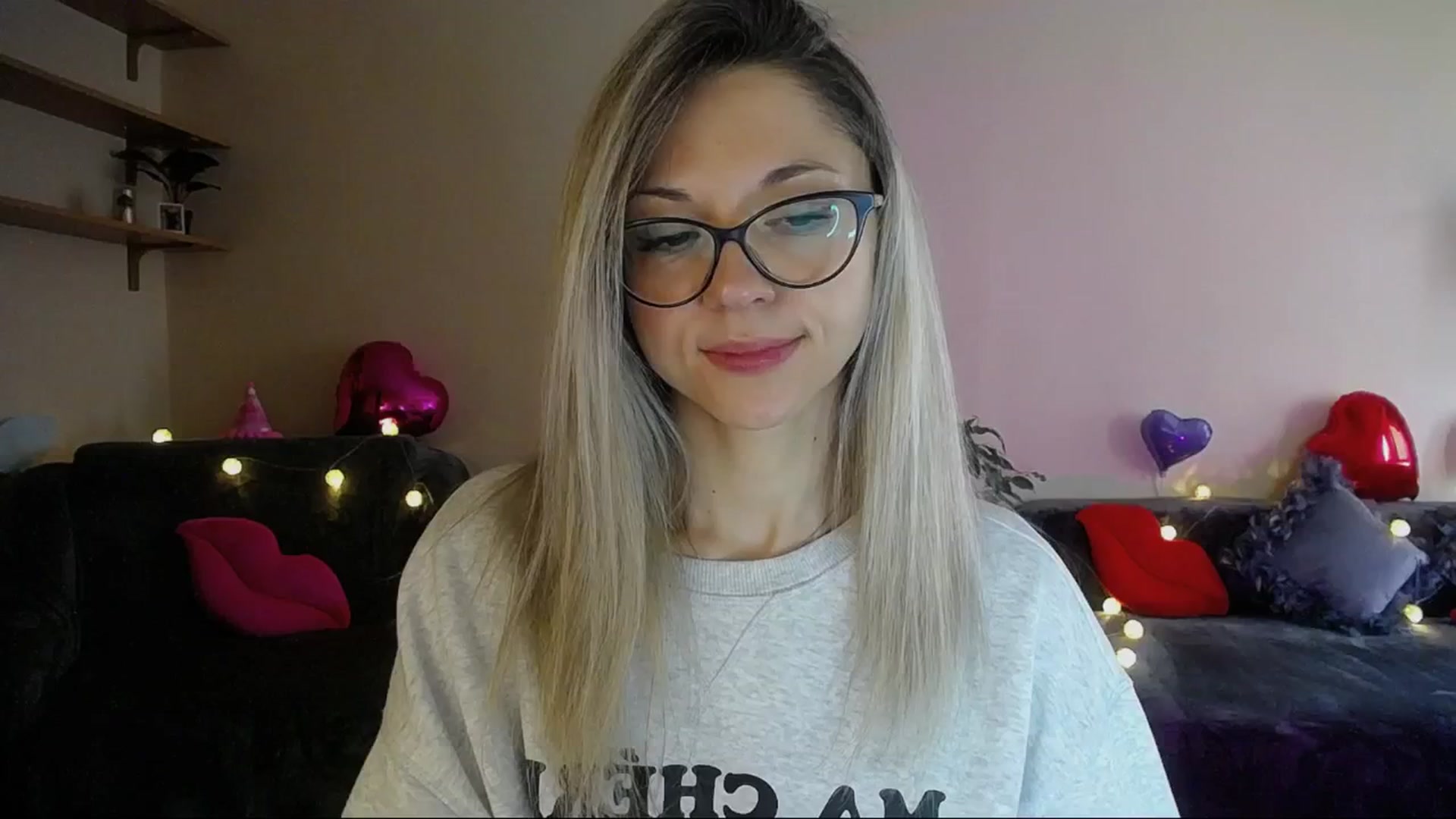 Gallery image thumbnail from Sunshine_alis's myfreecams stream on, 04/16/2025, 16:35 image 10 of 20