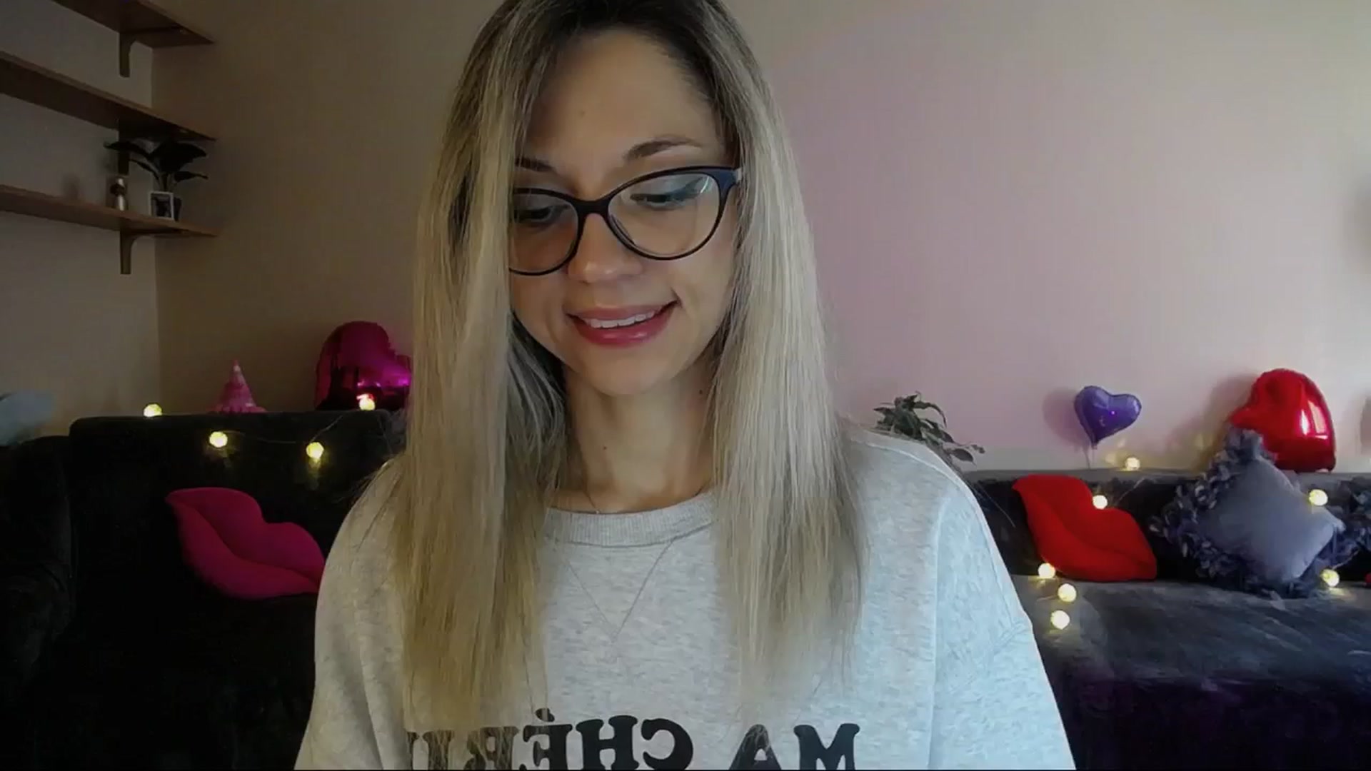 Gallery image thumbnail from Sunshine_alis's myfreecams stream on, 04/16/2025, 16:35 image 7 of 20