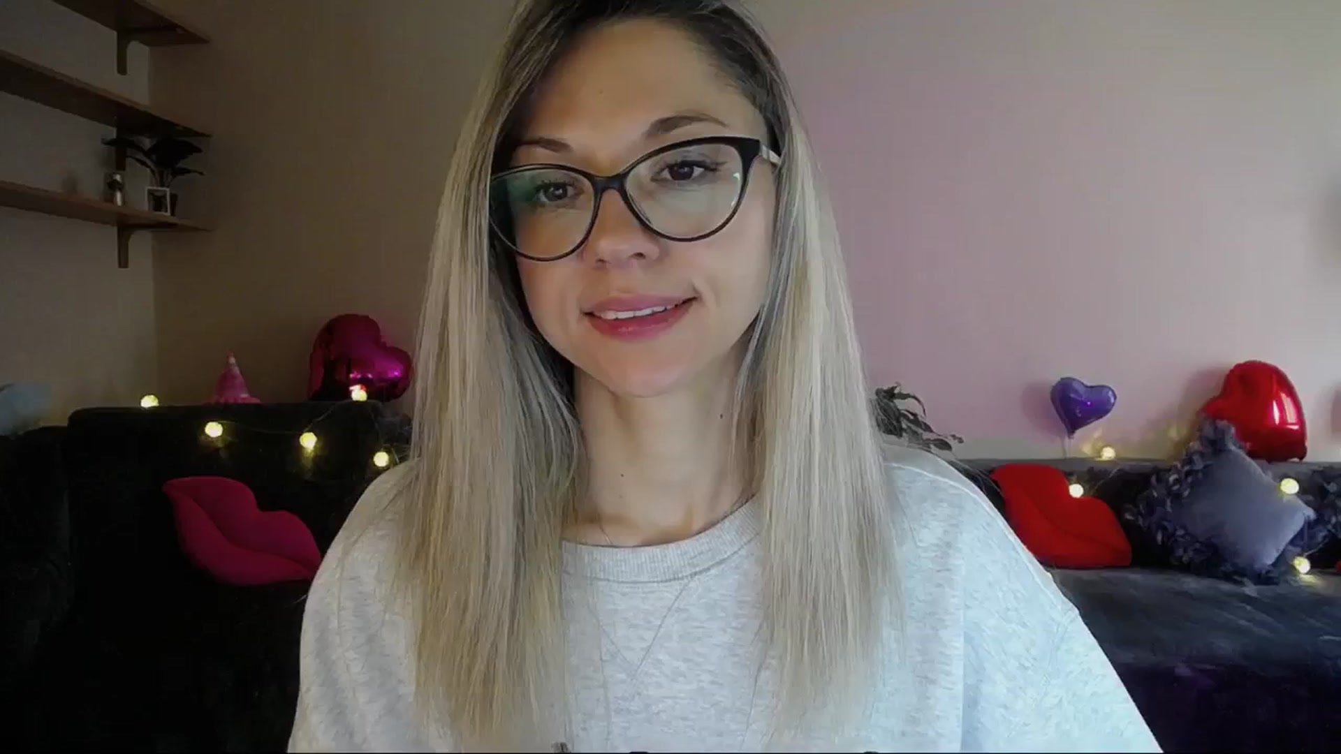 Gallery image thumbnail from Sunshine_alis's myfreecams stream on, 04/16/2025, 16:35 image 9 of 20