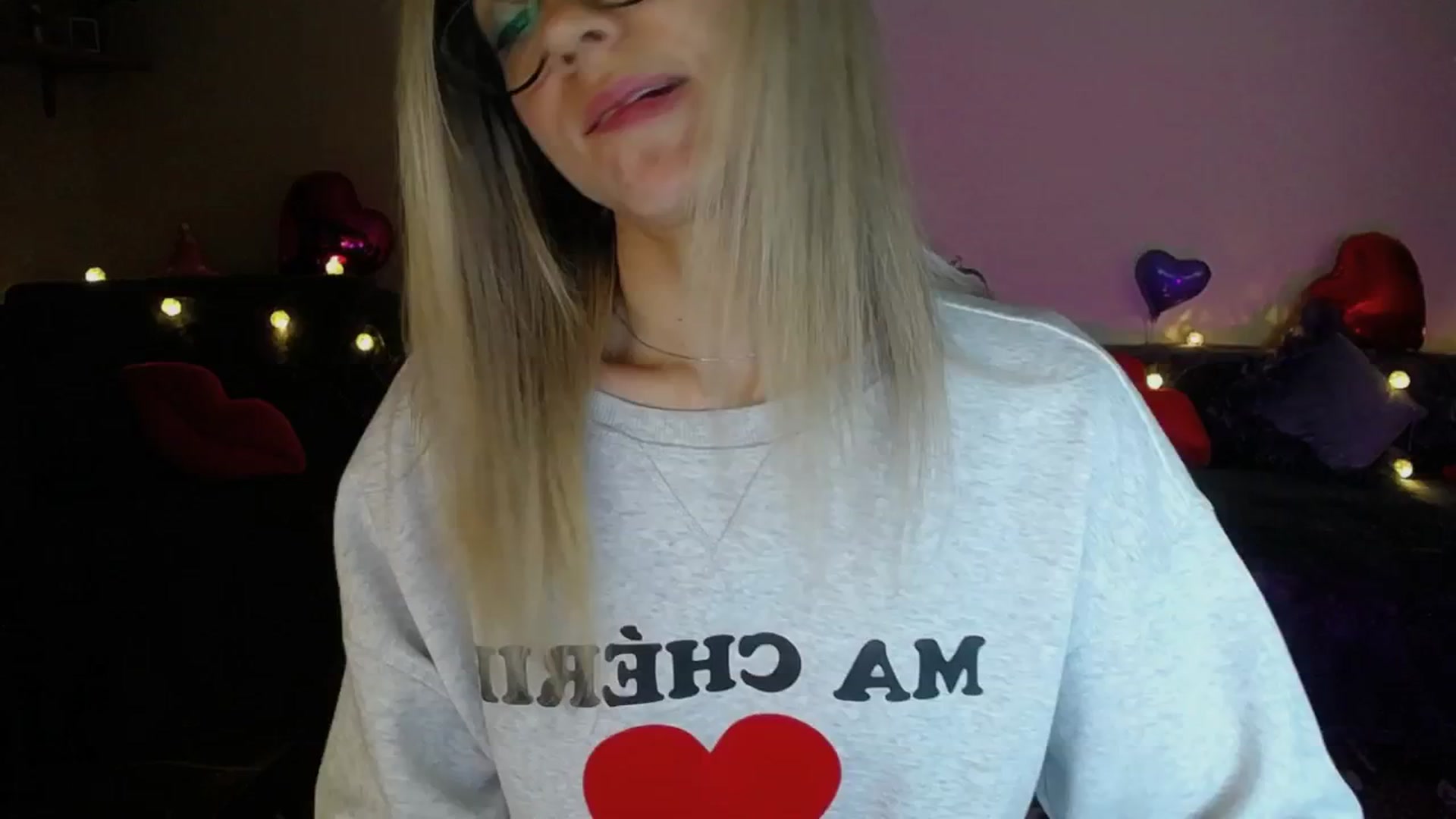 Gallery image thumbnail from Sunshine_alis's myfreecams stream on, 04/16/2025, 19:11 image 8 of 20
