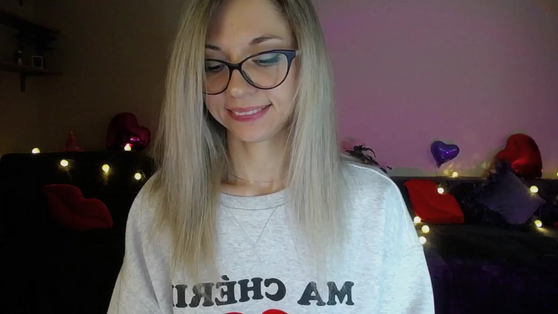 Gallery image thumbnail from Sunshine_alis's myfreecams stream on, 04/16/2025, 19:11 image 17 of 20