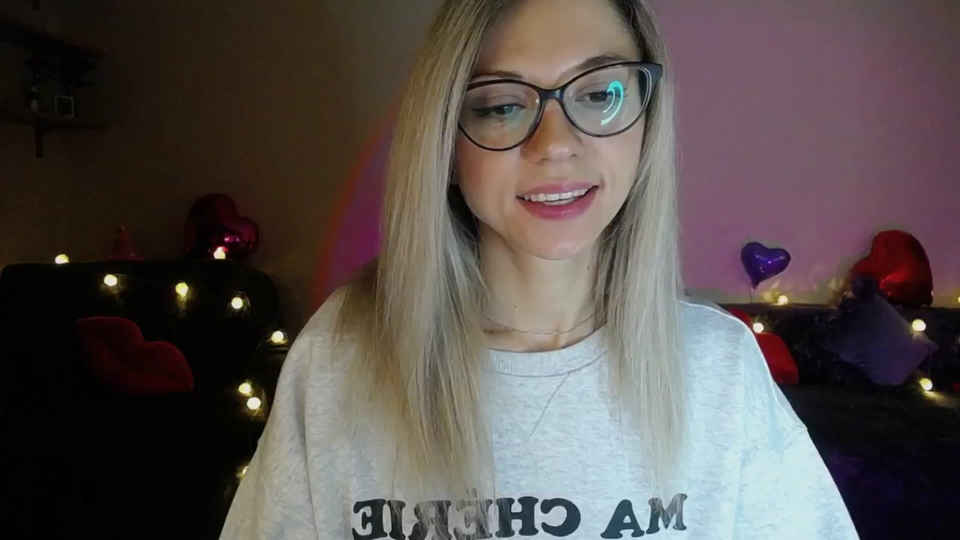 Gallery image thumbnail from Sunshine_alis's myfreecams stream on, 04/16/2025, 19:11 image 15 of 20