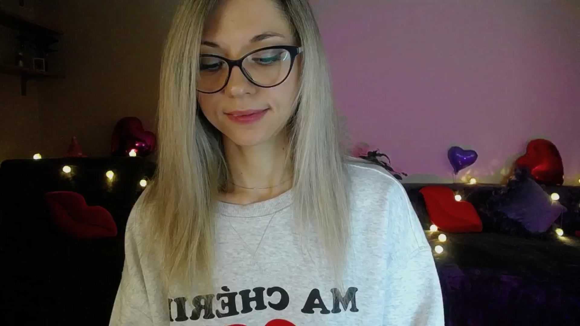 Gallery image thumbnail from Sunshine_alis's myfreecams stream on, 04/16/2025, 19:11 image 16 of 20