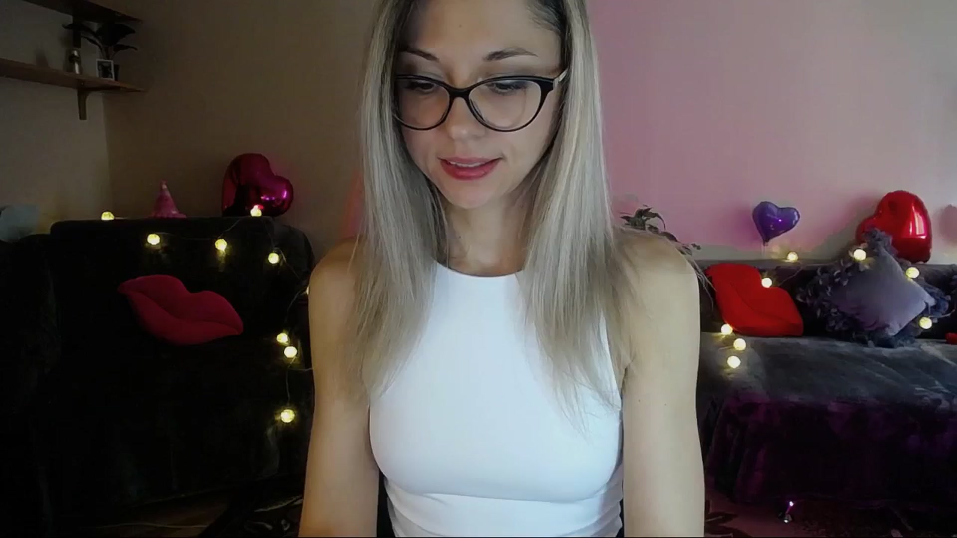 Gallery image thumbnail from Sunshine_alis's myfreecams stream on, 04/17/2025, 16:09 image 20 of 20