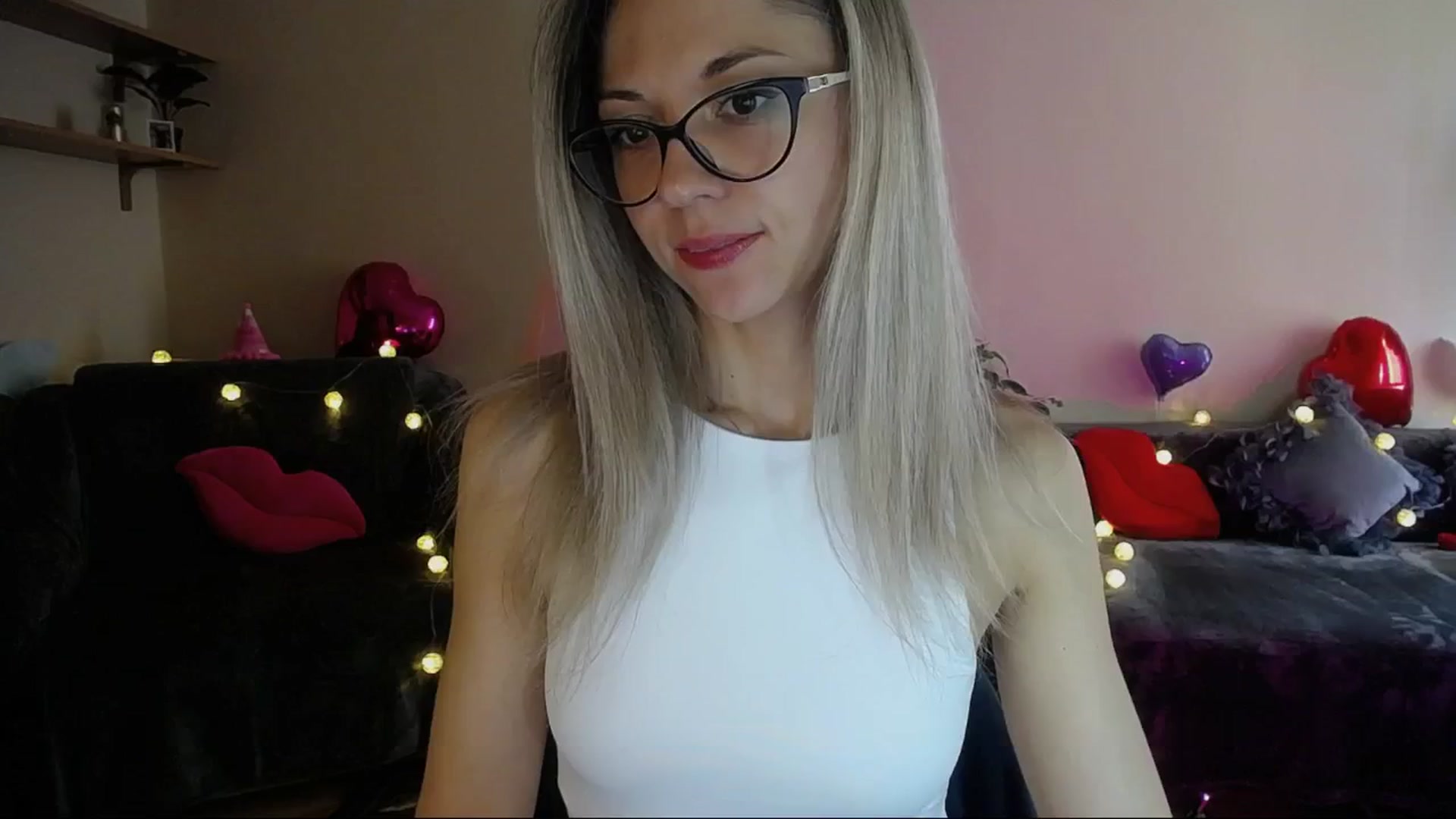 Gallery image thumbnail from Sunshine_alis's myfreecams stream on, 04/17/2025, 16:09 image 4 of 20