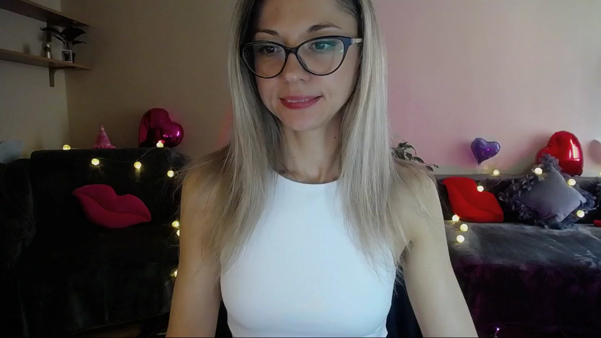 Gallery image thumbnail from Sunshine_alis's myfreecams stream on, 04/17/2025, 16:09 image 1 of 20