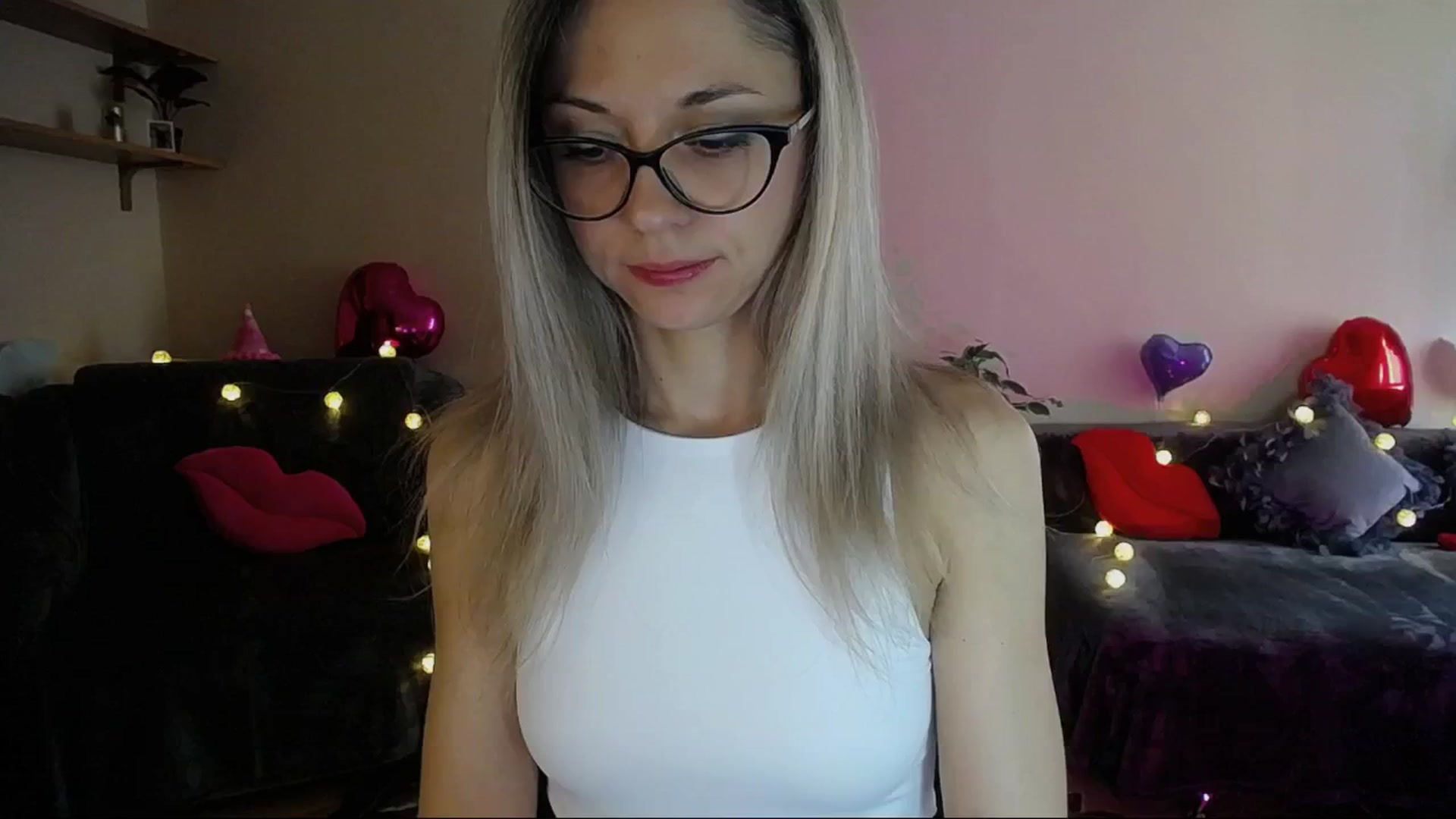 Gallery image thumbnail from Sunshine_alis's myfreecams stream on, 04/17/2025, 16:09 image 5 of 20