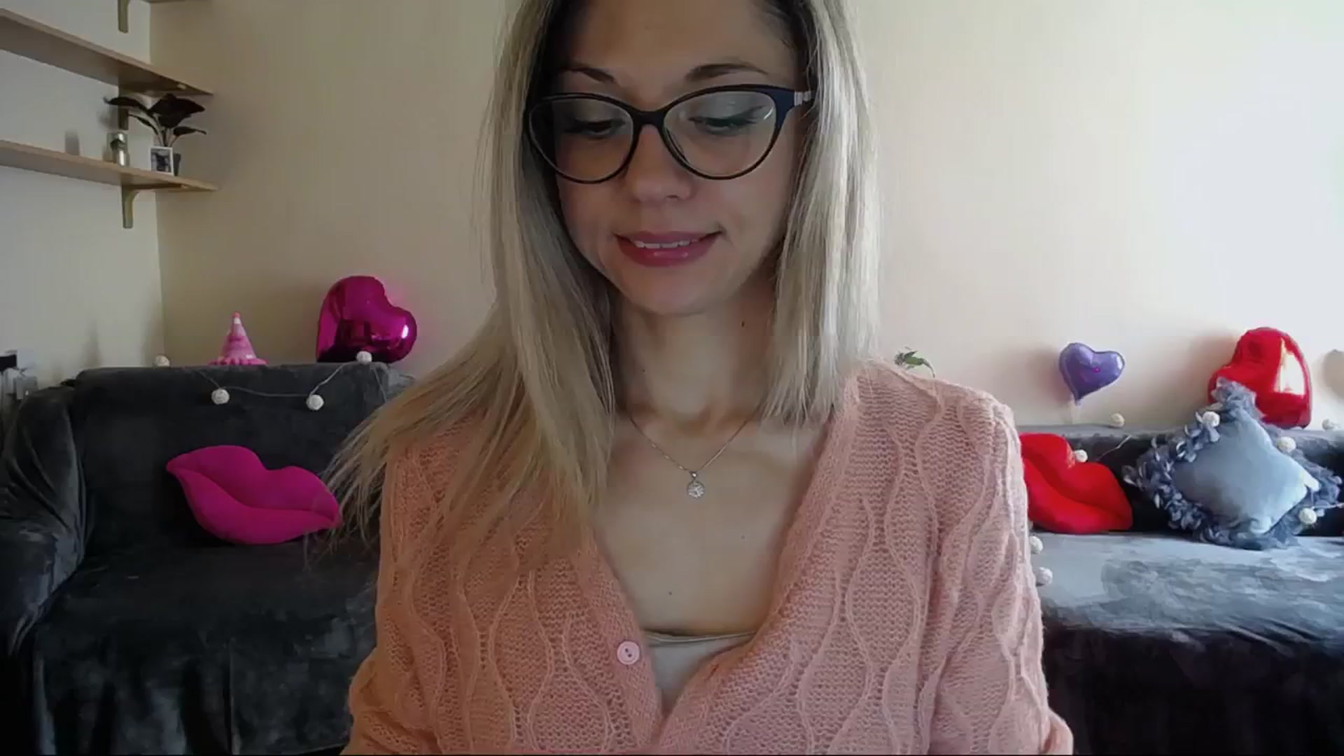Gallery image thumbnail from Sunshine_alis's myfreecams stream on, 04/18/2025, 15:02 image 15 of 20