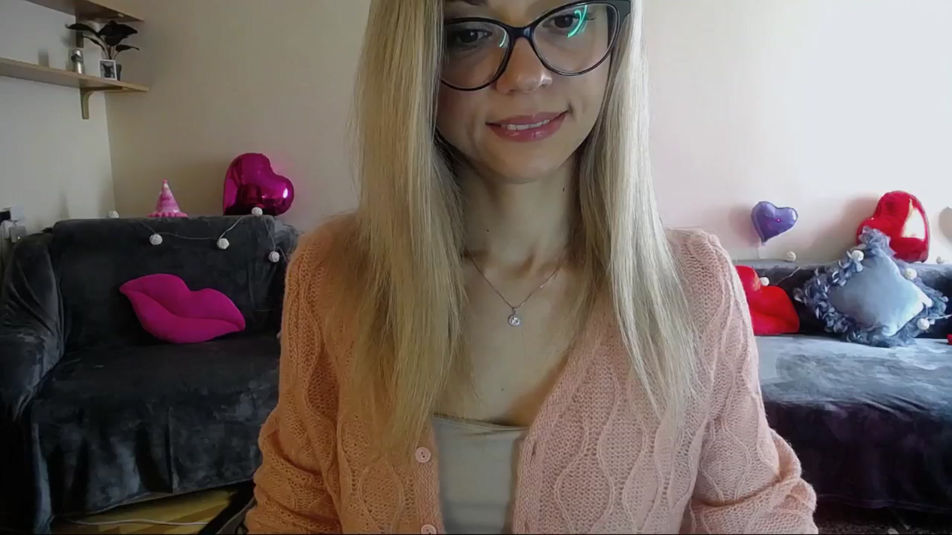 Gallery image thumbnail from Sunshine_alis's myfreecams stream on, 04/18/2025, 15:02 image 7 of 20