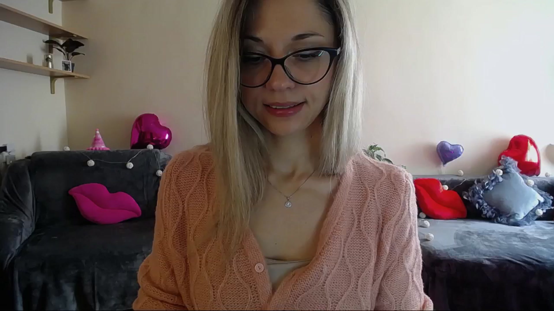Gallery image thumbnail from Sunshine_alis's myfreecams stream on, 04/18/2025, 15:02 image 14 of 20