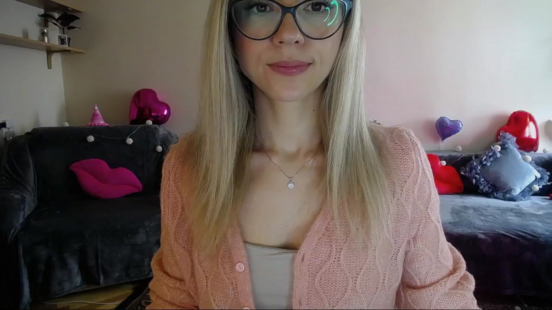 Gallery image thumbnail from Sunshine_alis's myfreecams stream on, 04/18/2025, 15:02 image 8 of 20
