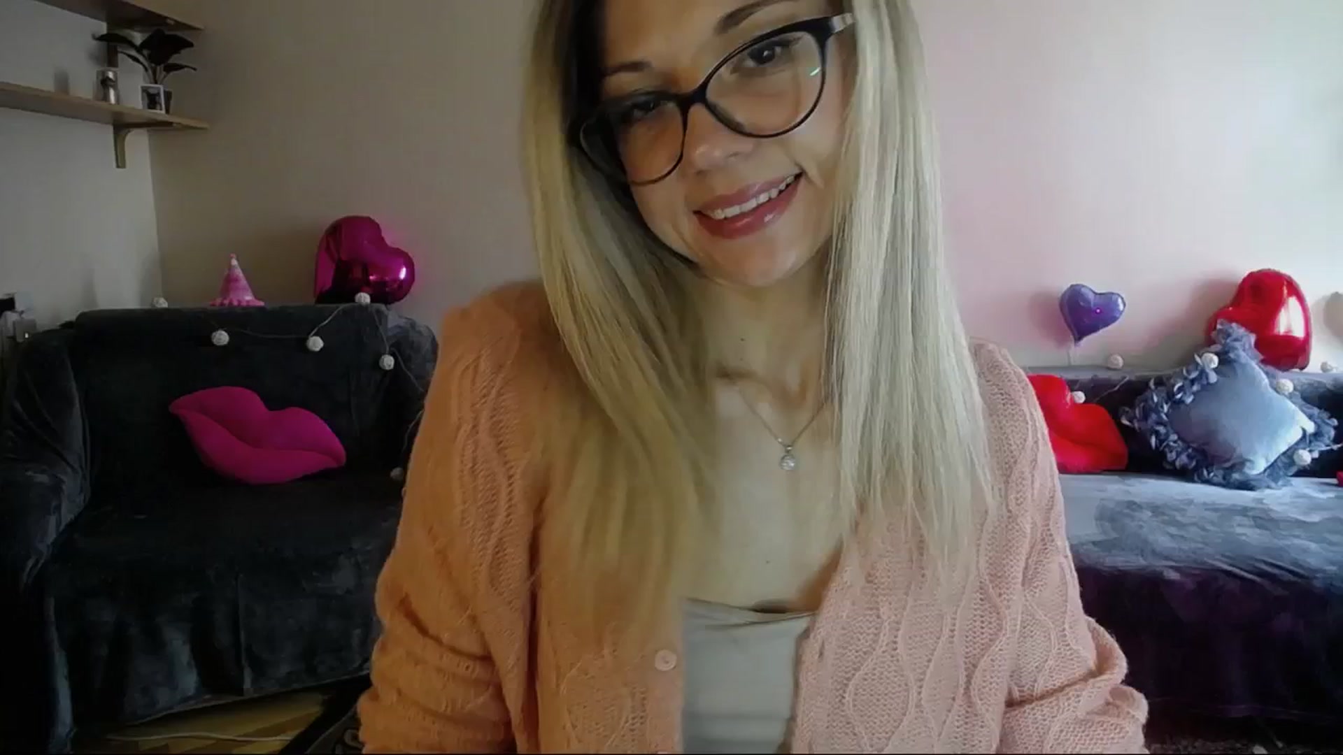 Gallery image thumbnail from Sunshine_alis's myfreecams stream on, 04/18/2025, 15:02 image 2 of 20