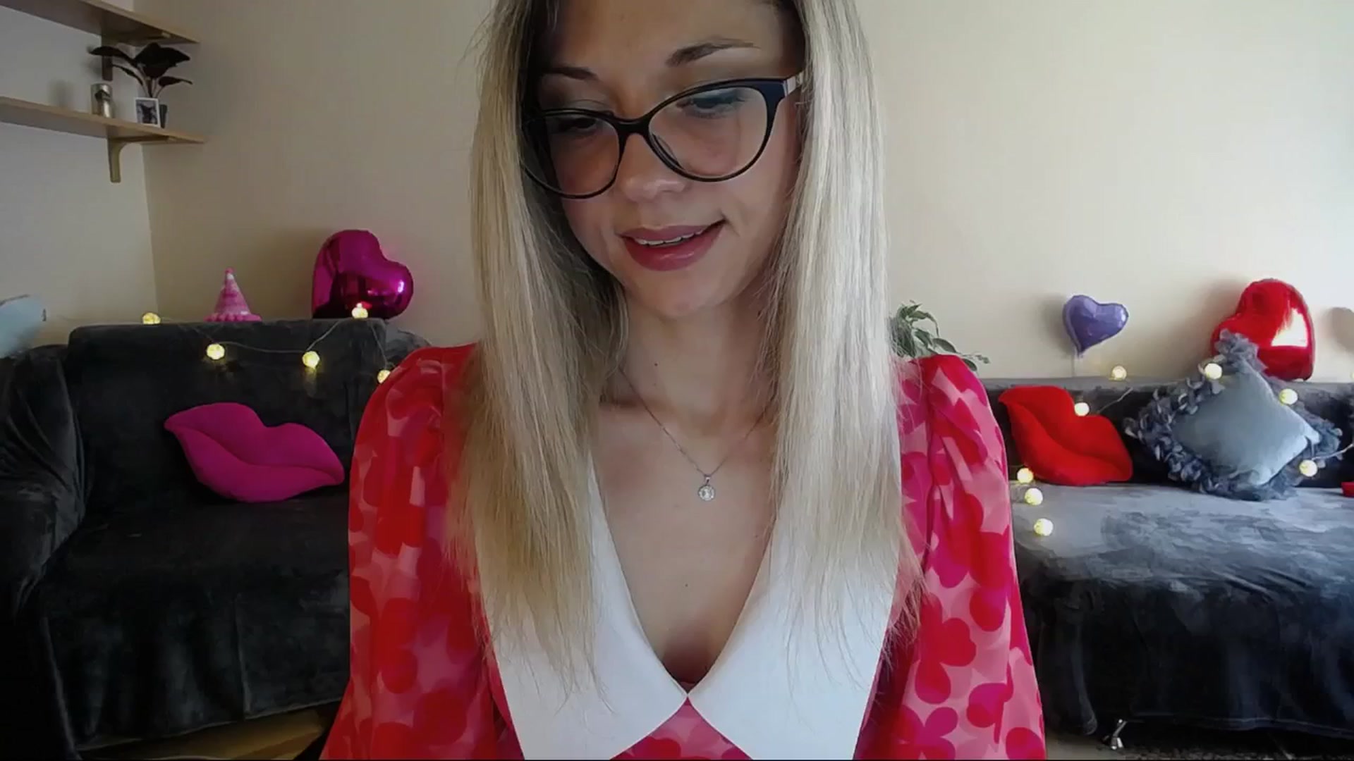 Gallery image thumbnail from Sunshine_alis's myfreecams stream on, 04/19/2025, 13:41 image 15 of 20