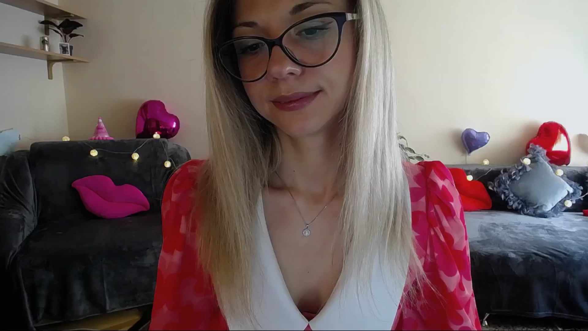 Gallery image thumbnail from Sunshine_alis's myfreecams stream on, 04/19/2025, 13:41 image 2 of 20