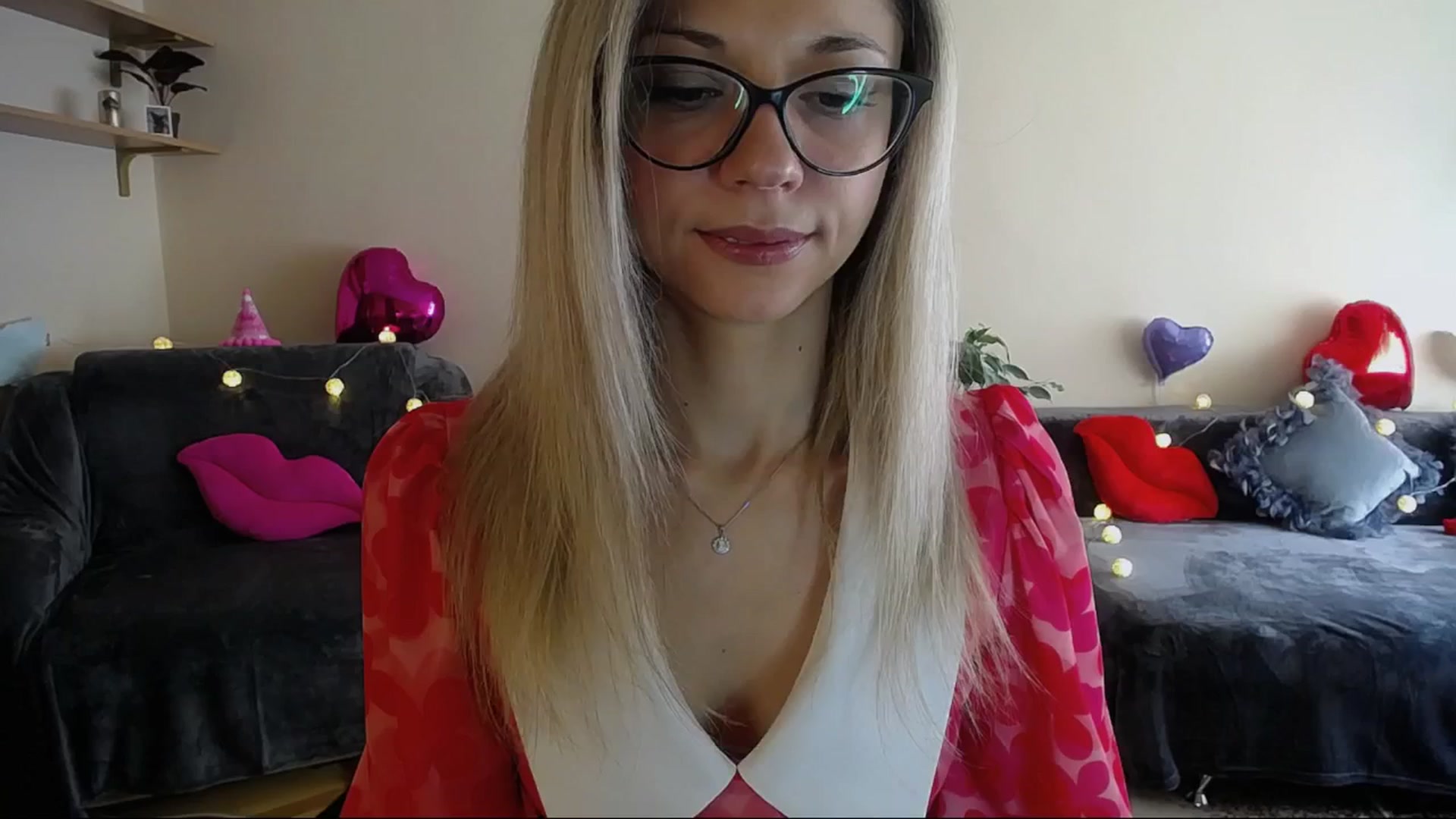 Gallery image thumbnail from Sunshine_alis's myfreecams stream on, 04/19/2025, 13:41 image 10 of 20