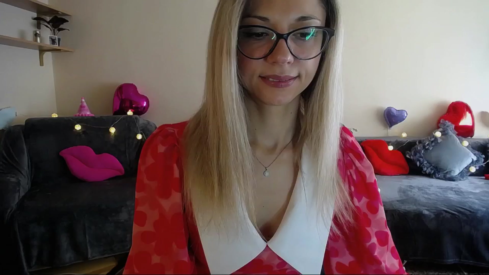 Gallery image thumbnail from Sunshine_alis's myfreecams stream on, 04/19/2025, 13:41 image 12 of 20