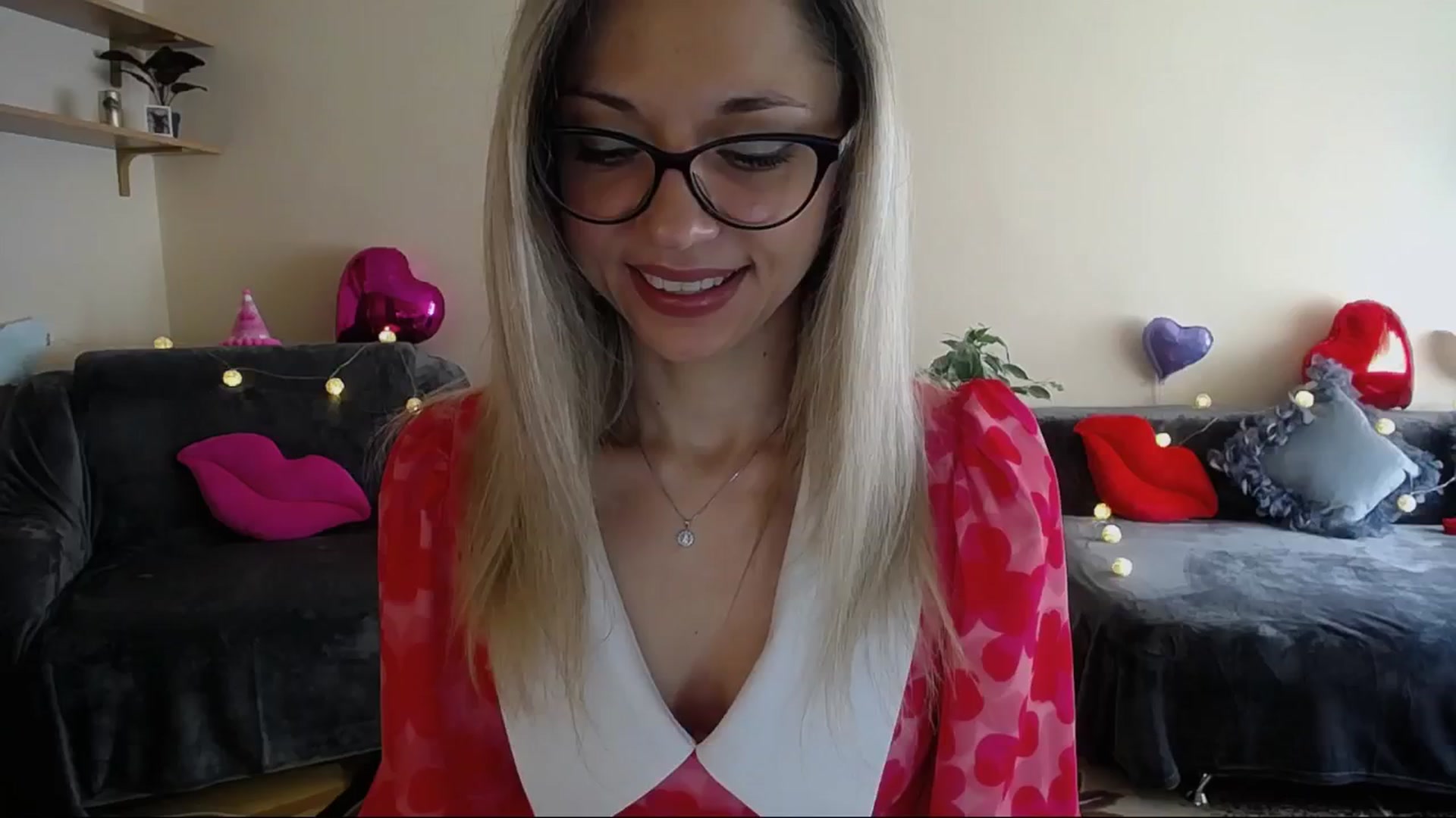 Gallery image thumbnail from Sunshine_alis's myfreecams stream on, 04/19/2025, 13:41 image 5 of 20