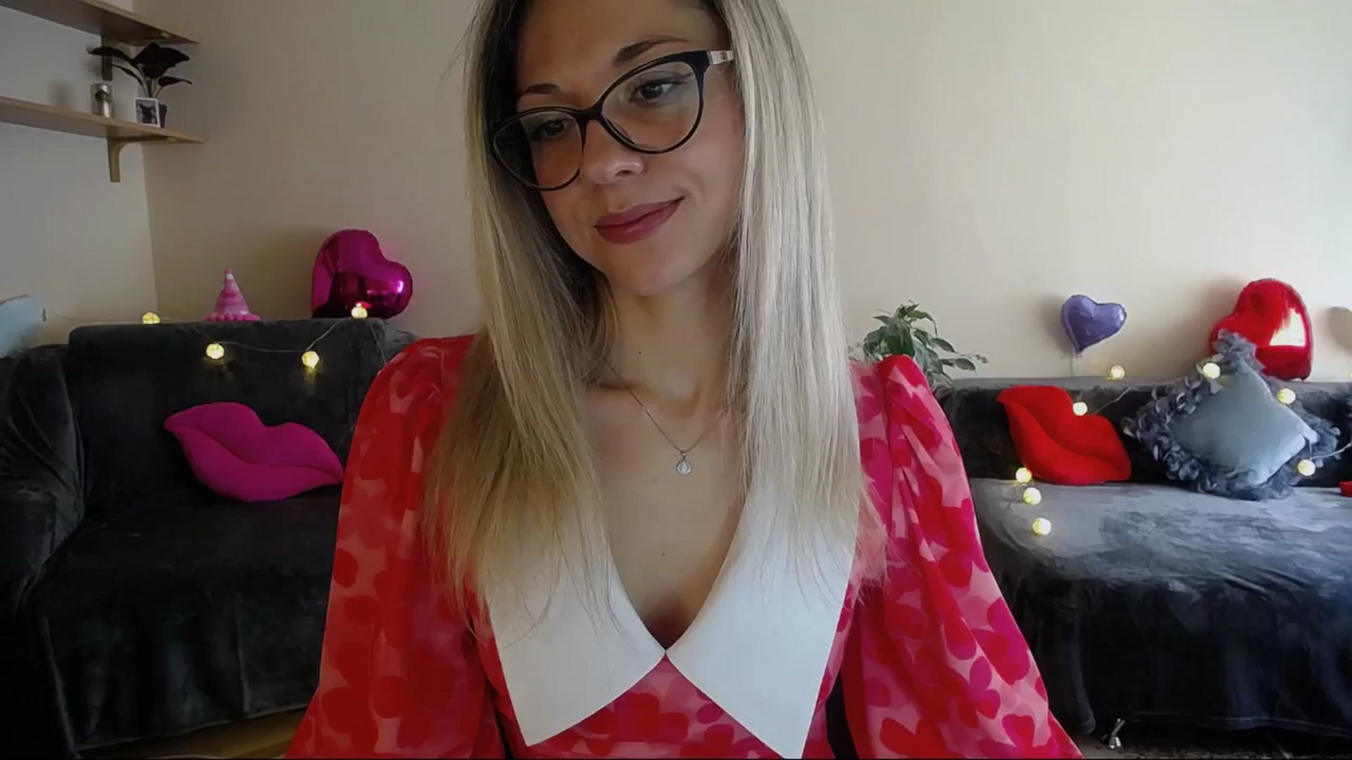 Gallery image thumbnail from Sunshine_alis's myfreecams stream on, 04/19/2025, 13:41 image 16 of 20
