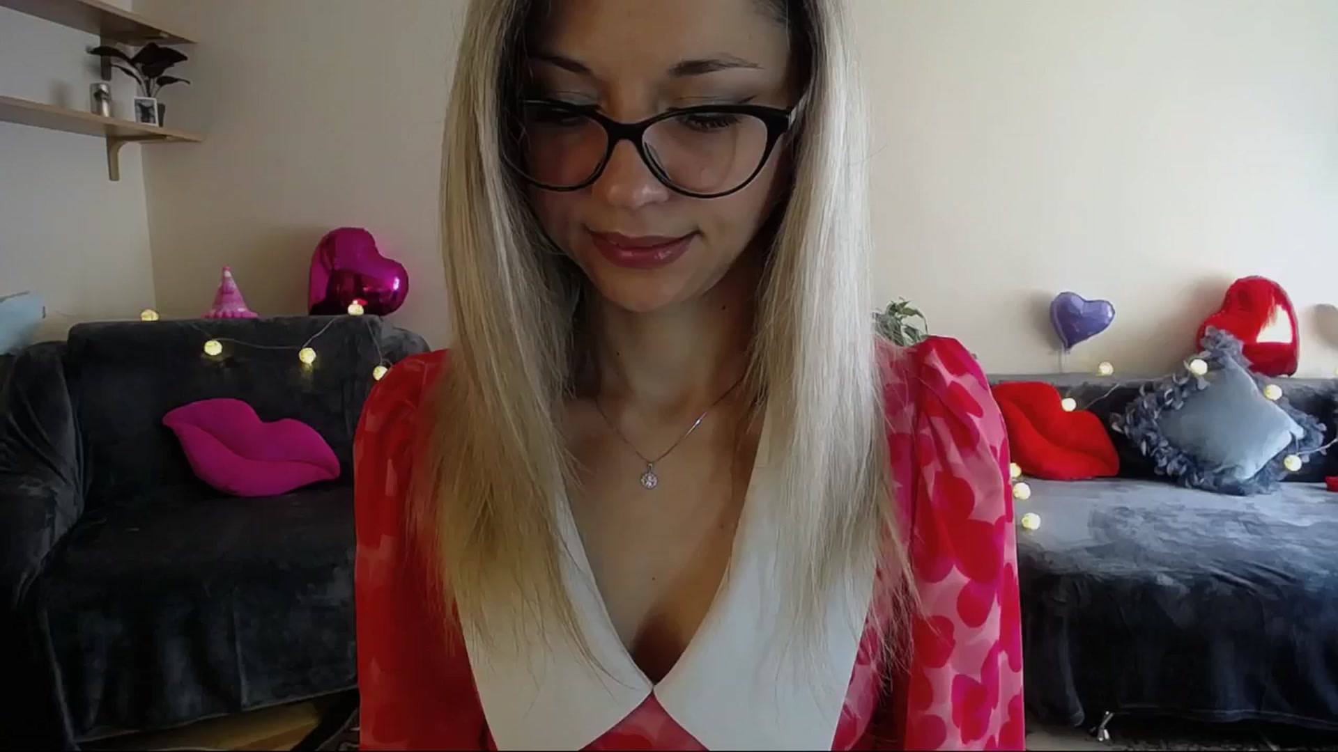 Gallery image thumbnail from Sunshine_alis's myfreecams stream on, 04/19/2025, 13:41 image 11 of 20